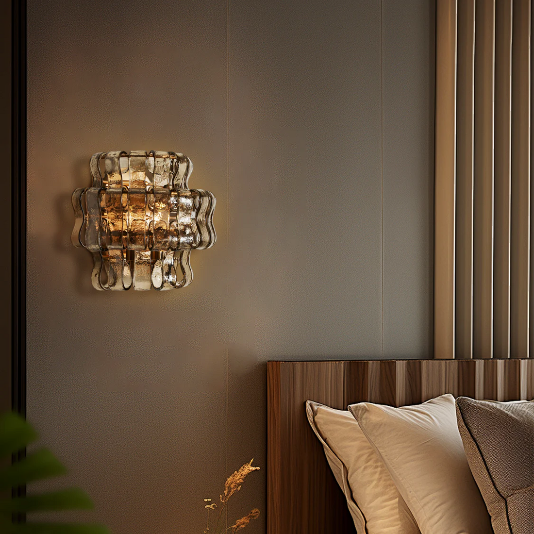 Ghiaccio Art Glass Wall Sconce - King Lamps