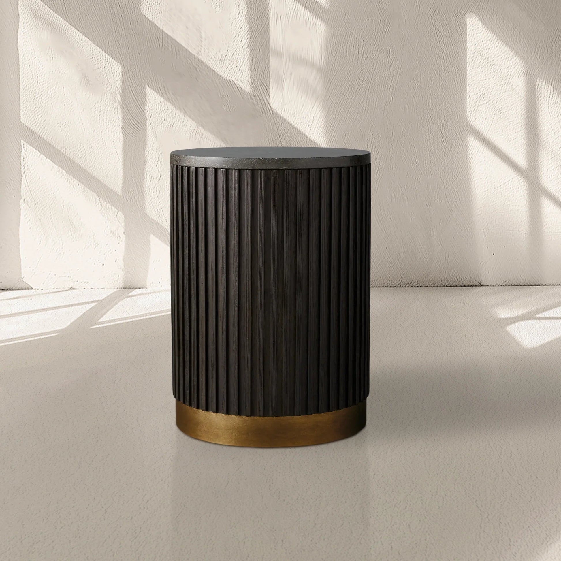 Finnley Pedestal