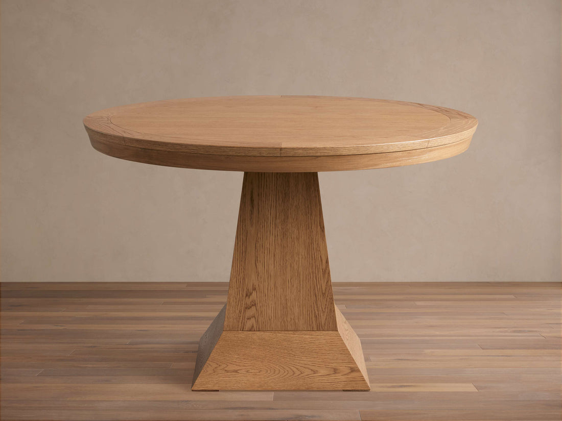 Leighton Round Dining Table - King Lamps