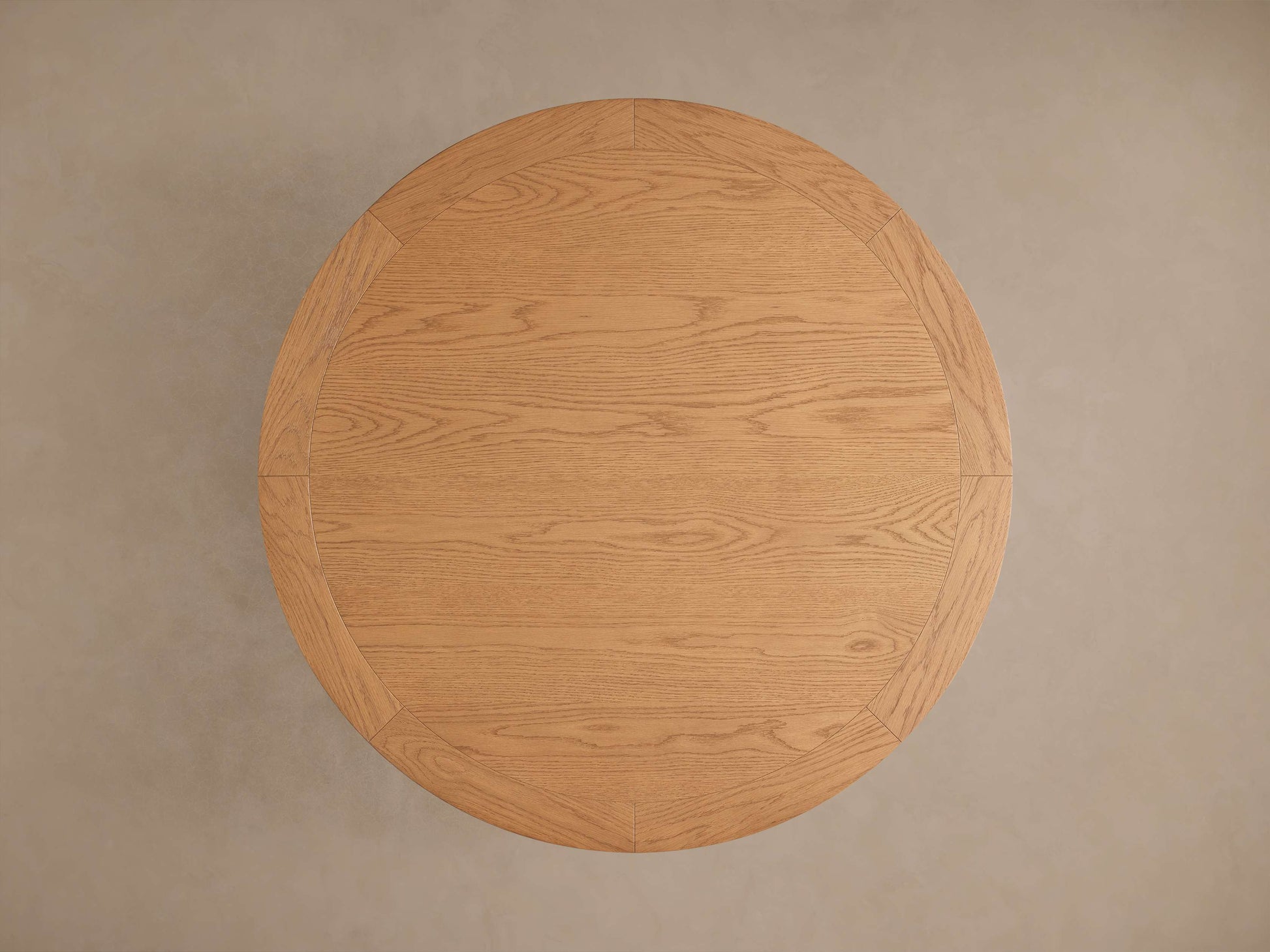 Leighton Round Dining Table - King Lamps