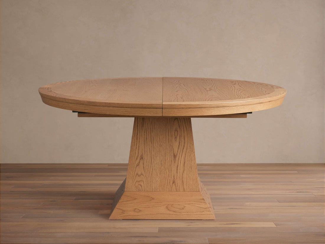 Leighton Extension Dining Table - King Lamps