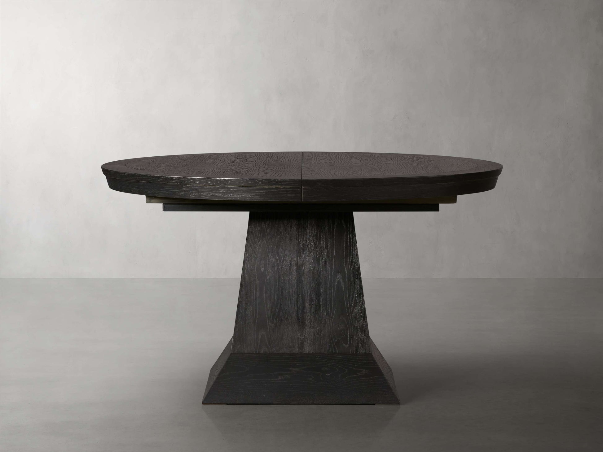 Leighton Extension Dining Table - King Lamps