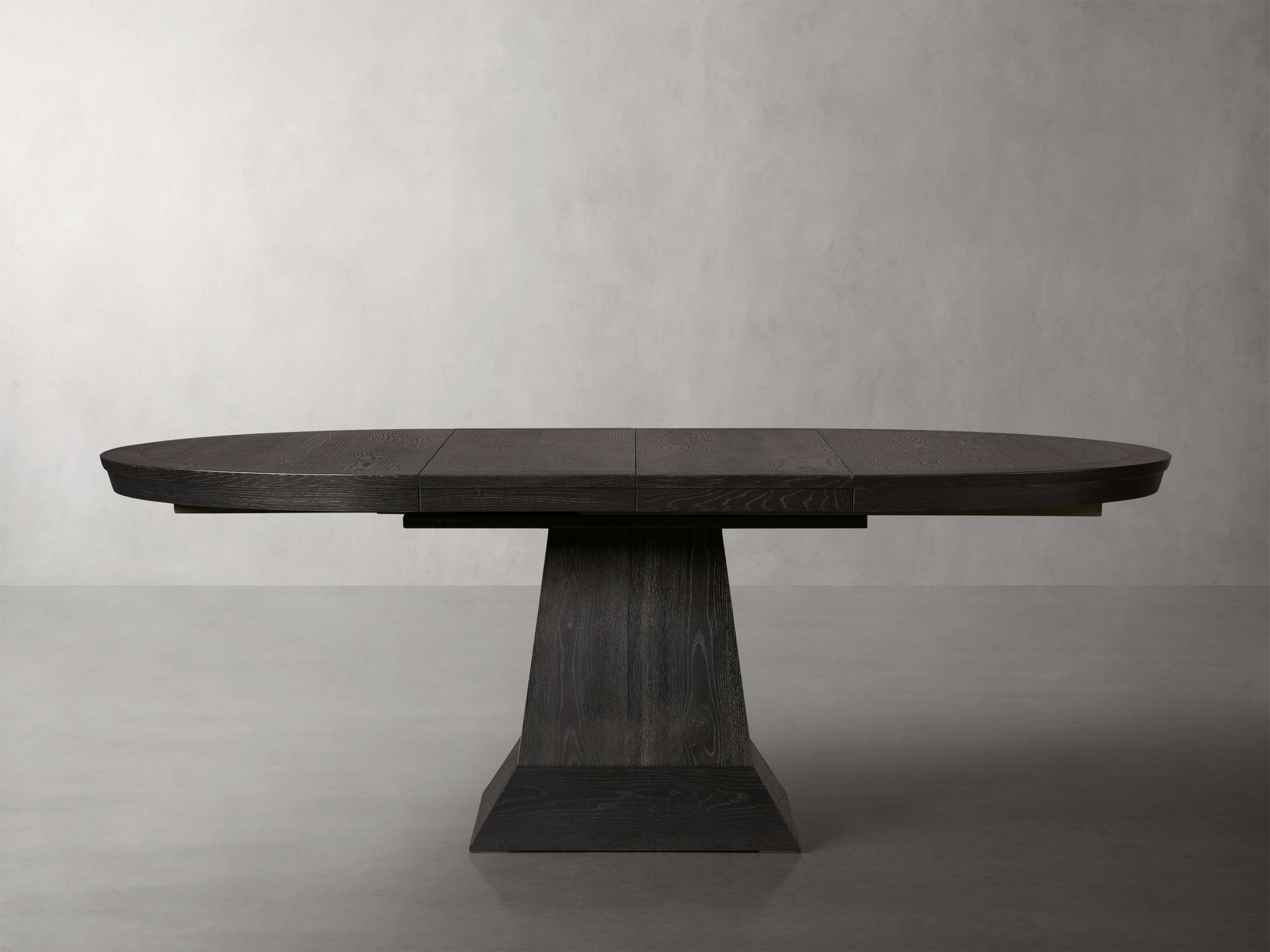 Leighton Extension Dining Table - King Lamps