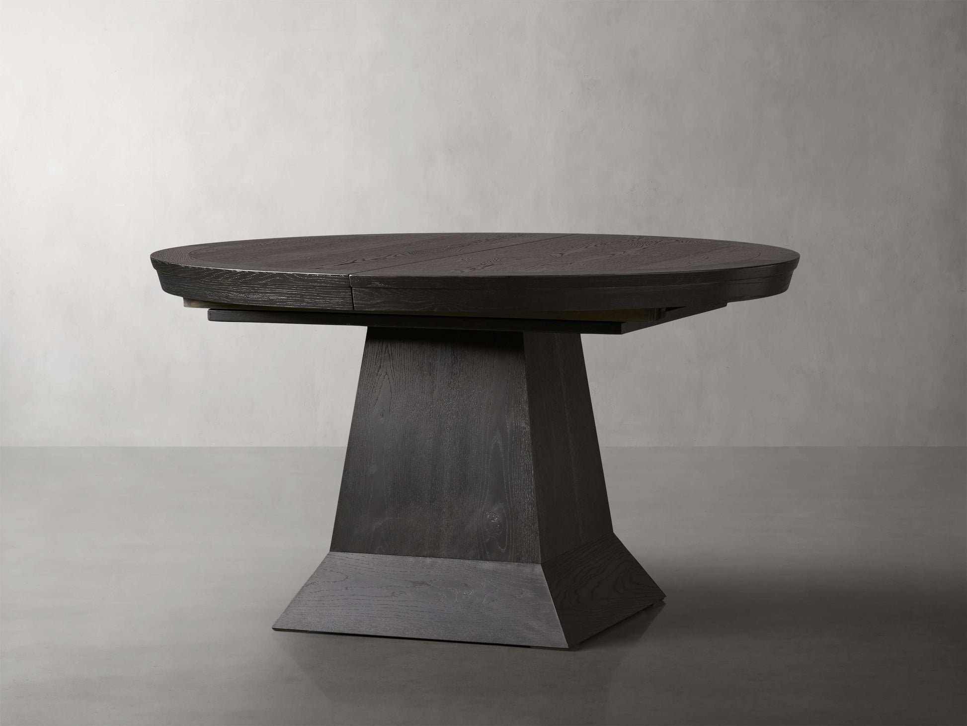 Leighton Extension Dining Table - King Lamps