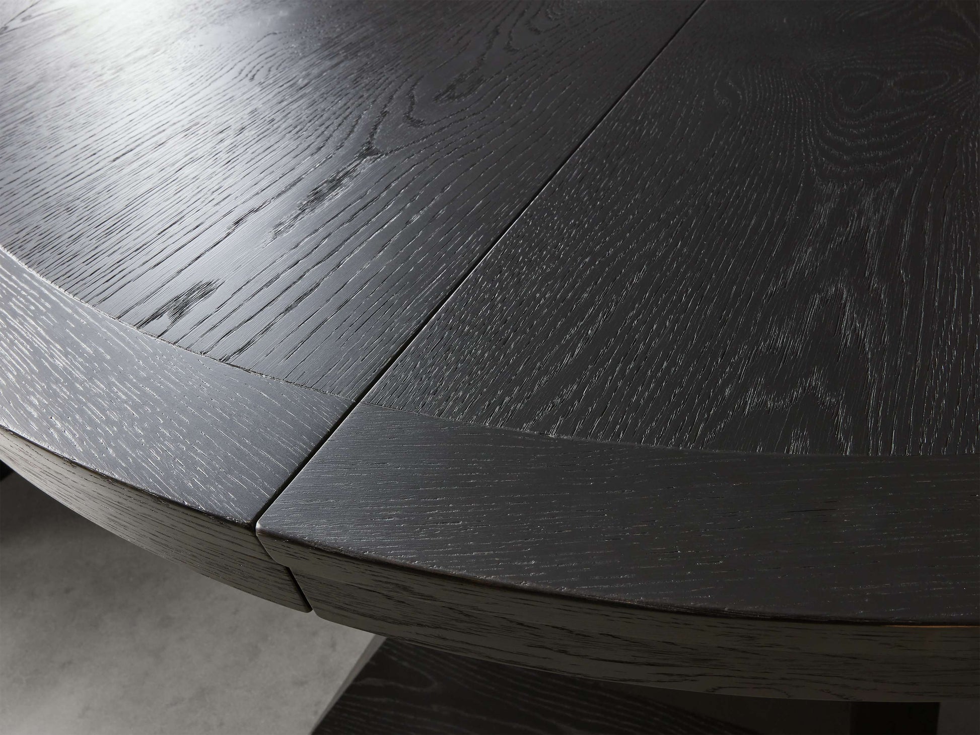 Leighton Extension Dining Table - King Lamps