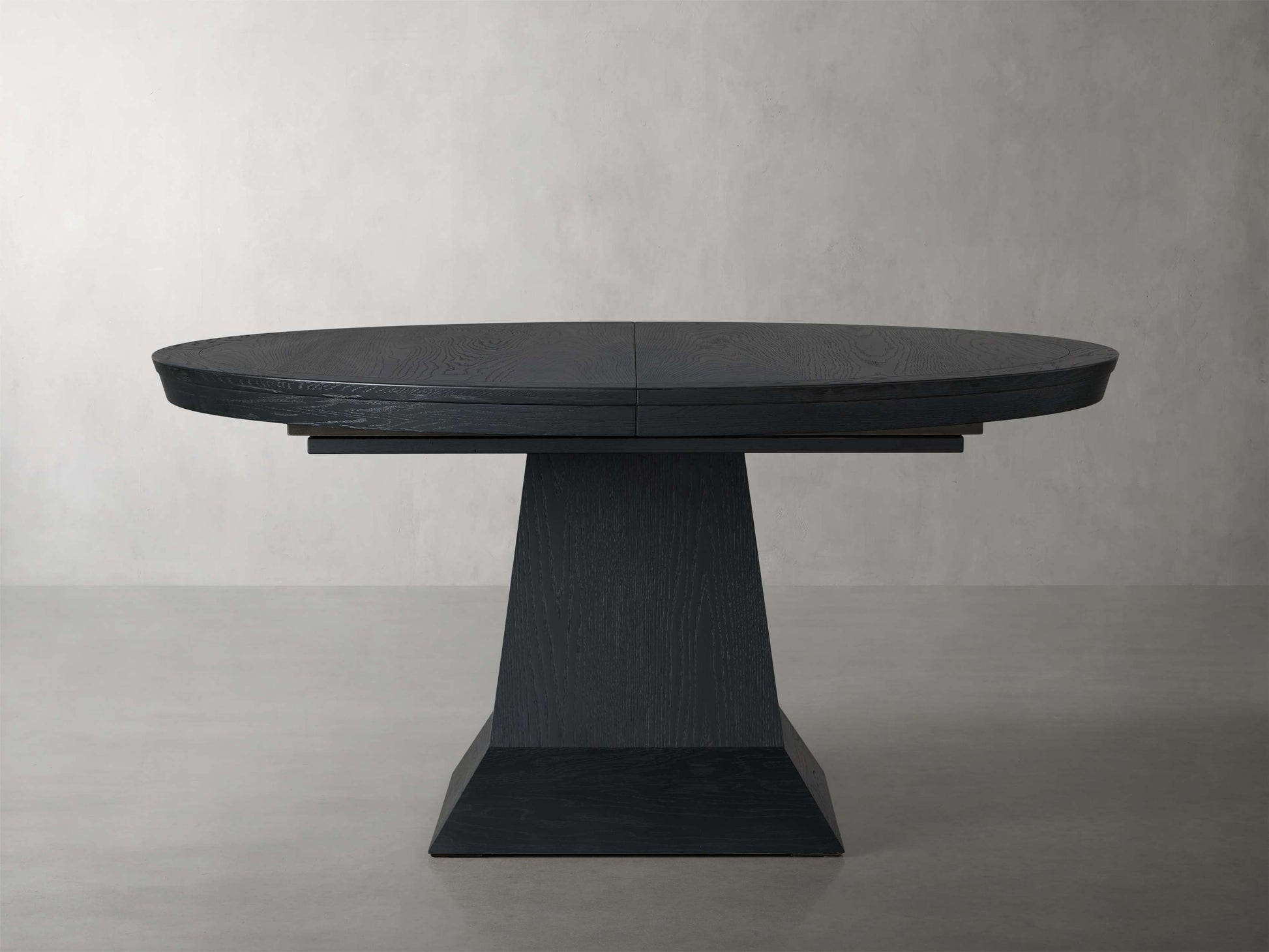 Leighton Extension Dining Table - King Lamps
