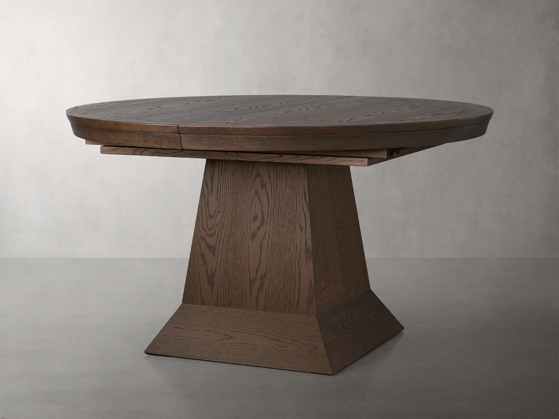 Leighton Extension Dining Table - King Lamps