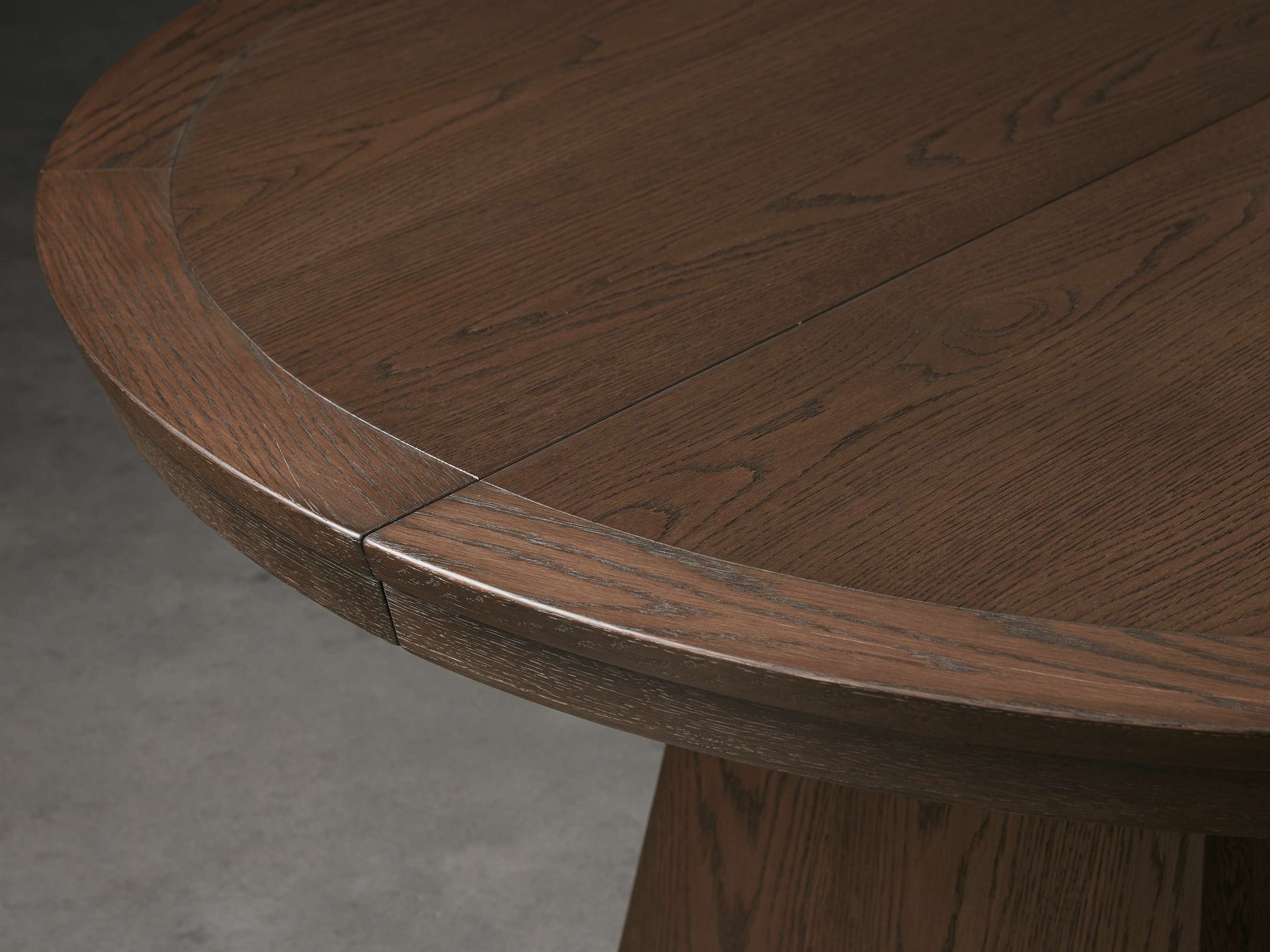 Leighton Extension Dining Table - King Lamps