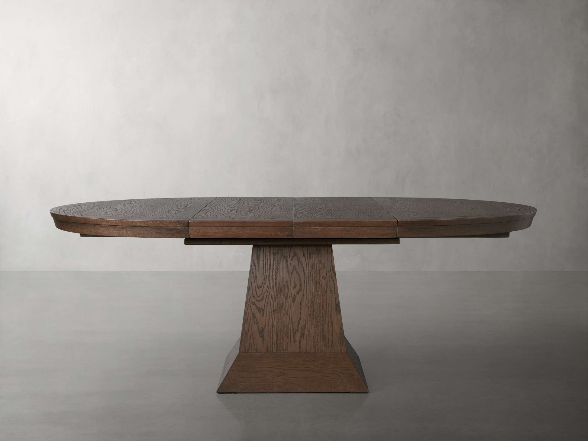 Leighton Extension Dining Table - King Lamps