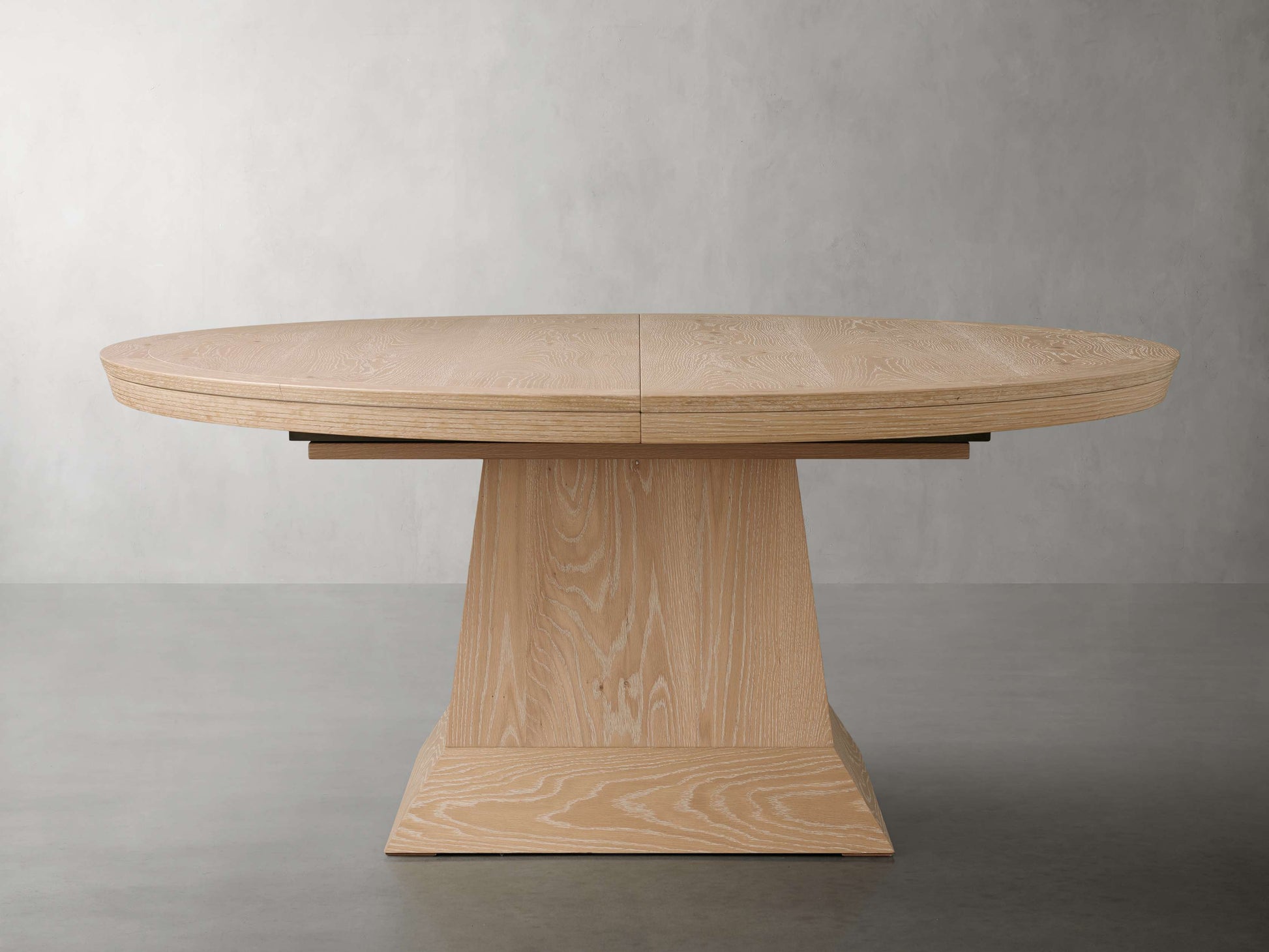Leighton Extension Dining Table - King Lamps