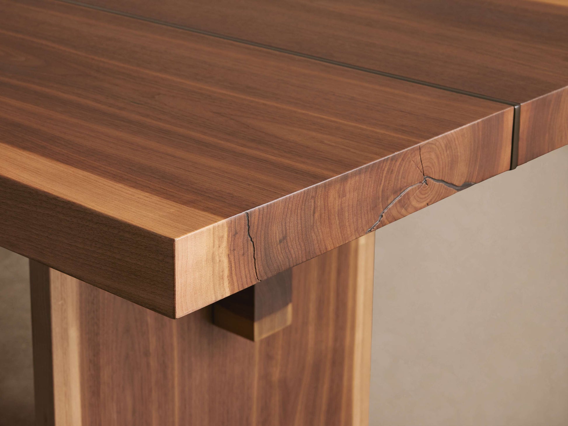 Mihaela Dining Table - King Lamps