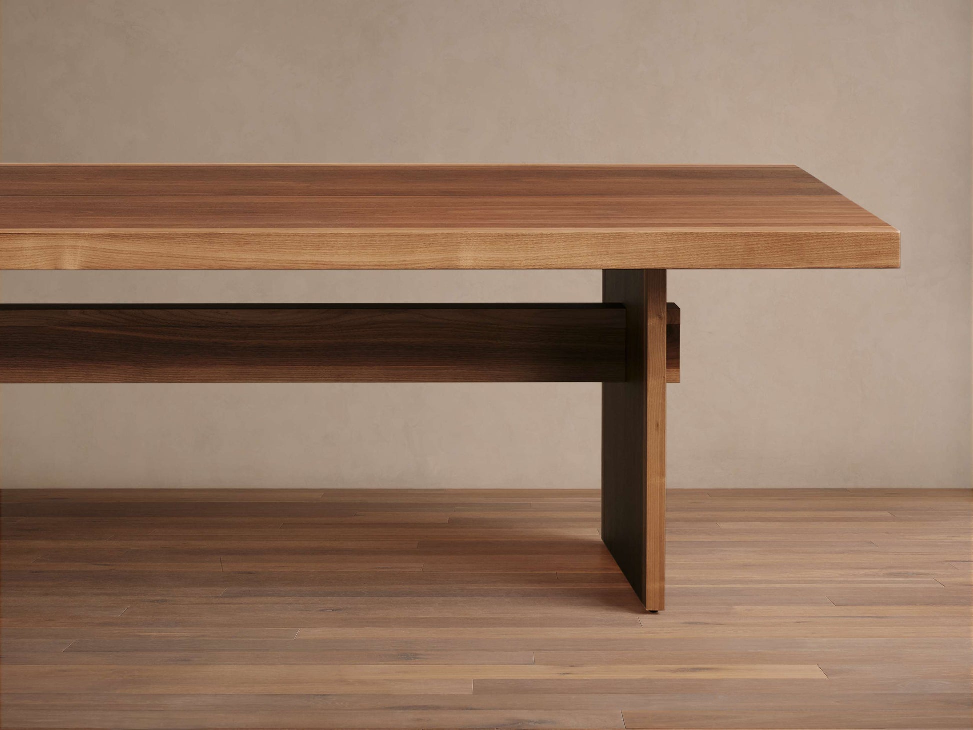 Mihaela Dining Table - King Lamps
