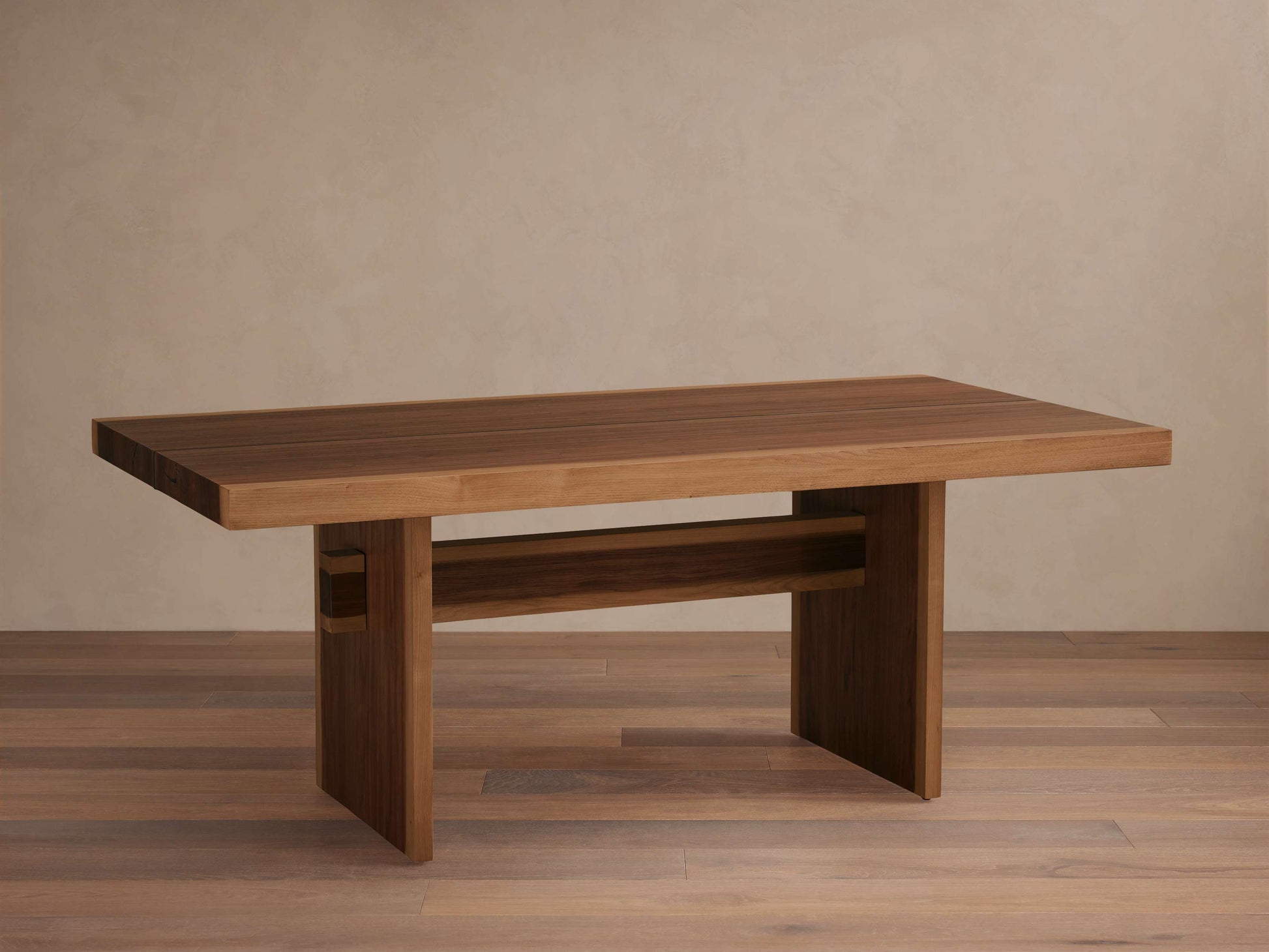 Mihaela Dining Table - King Lamps