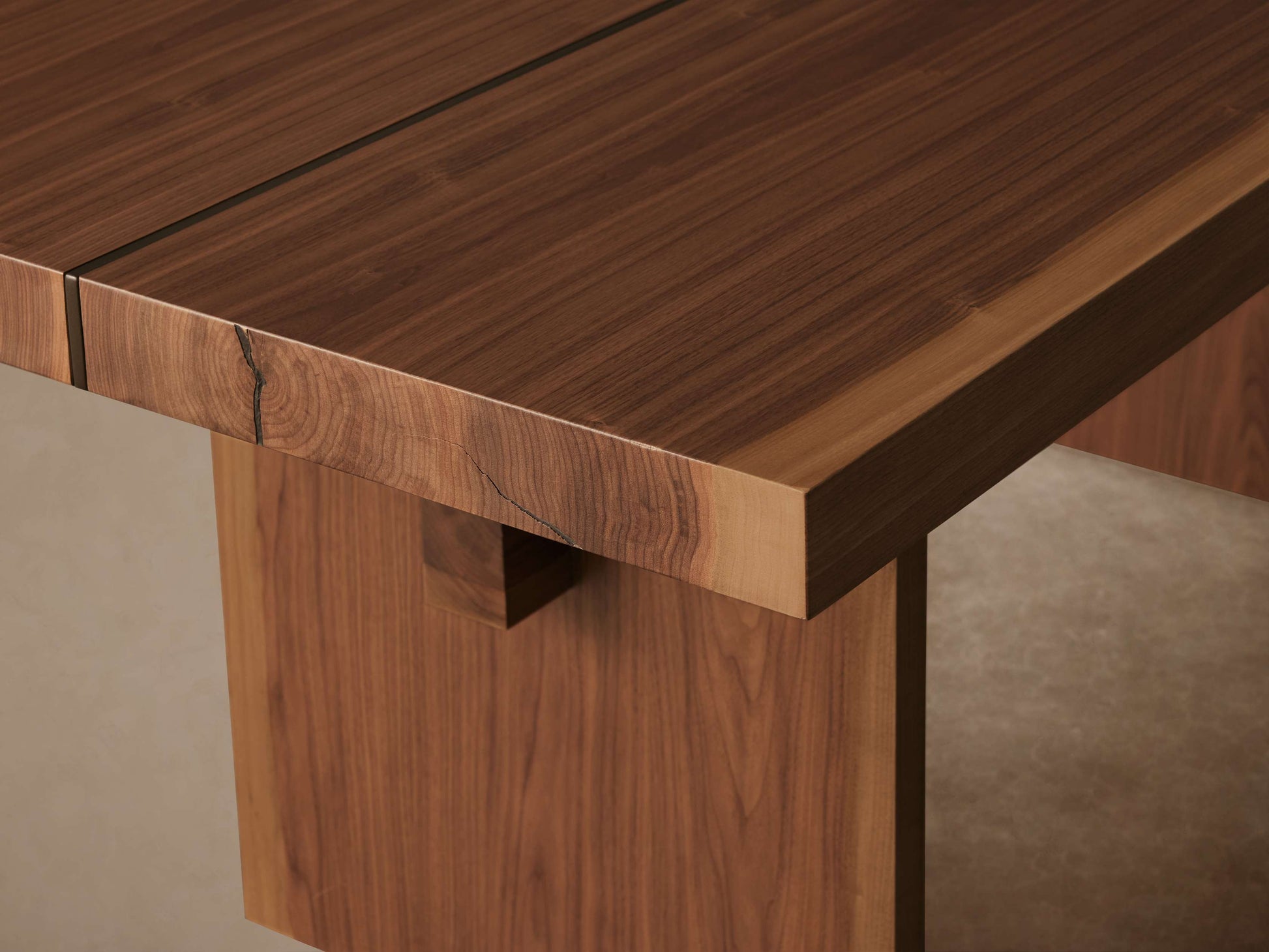 Mihaela Dining Table - King Lamps