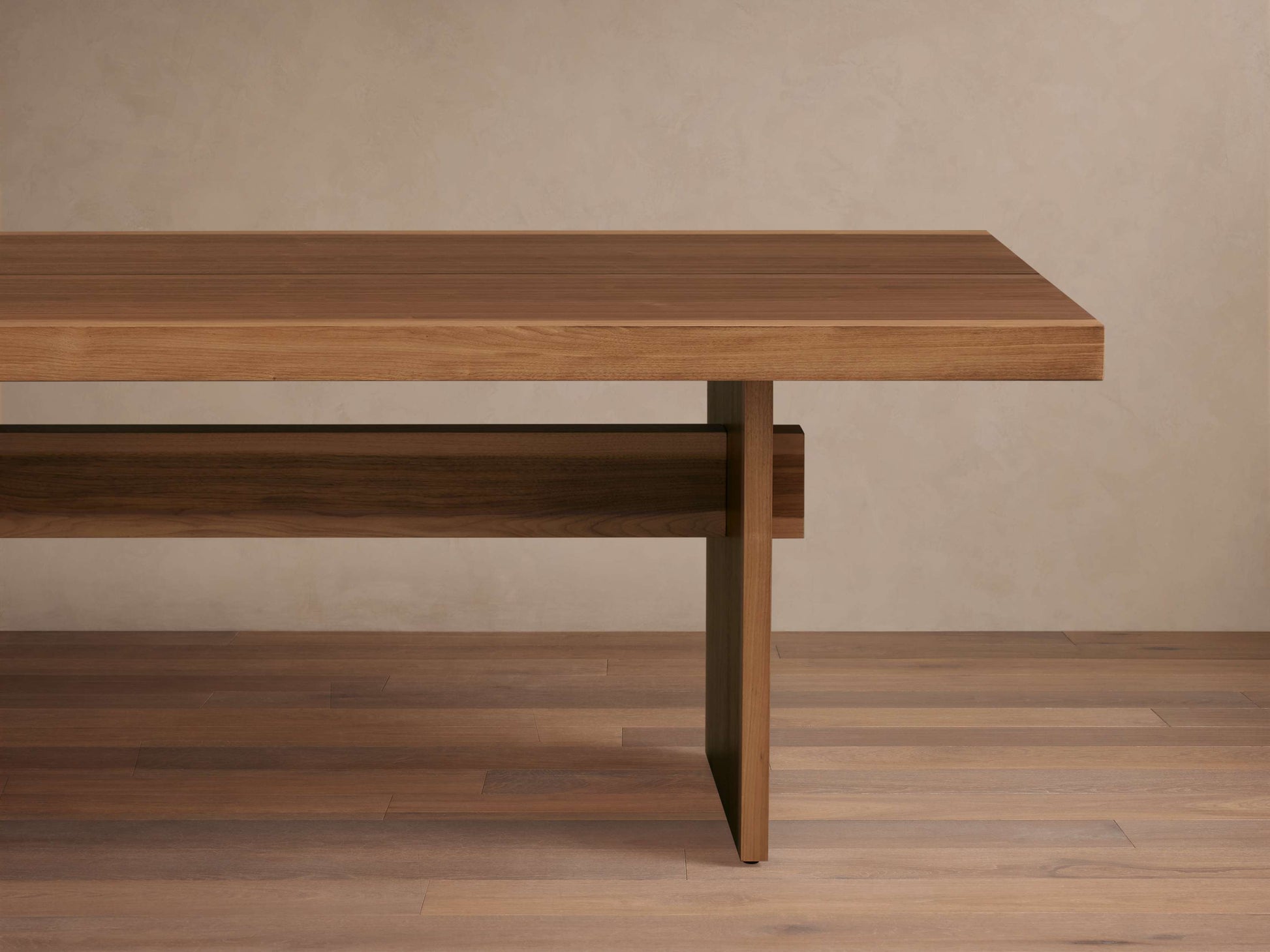 Mihaela Dining Table - King Lamps