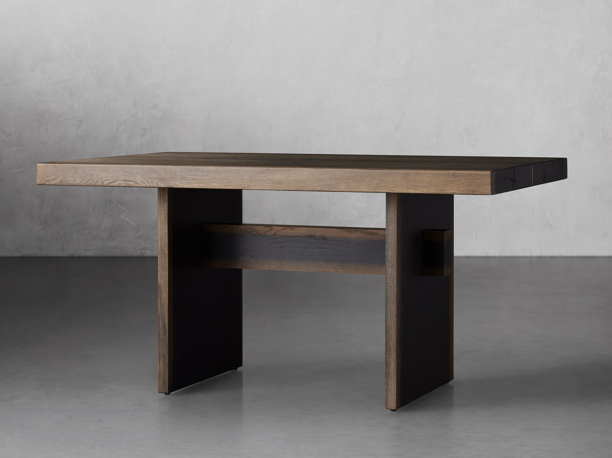 Mihaela Dining Table - King Lamps