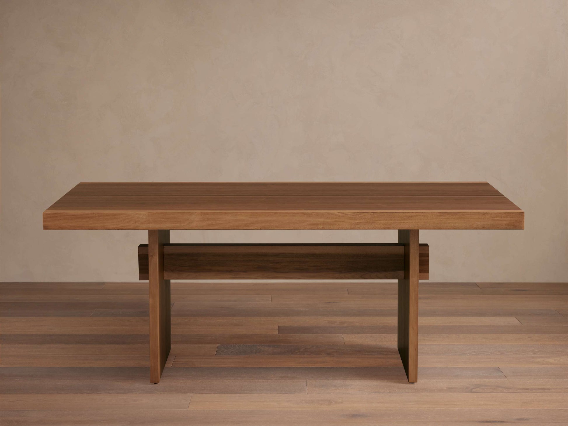 Mihaela Dining Table - King Lamps