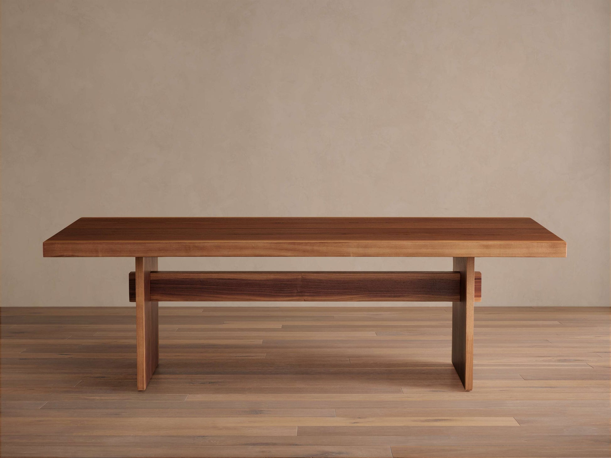 Mihaela Dining Table - King Lamps