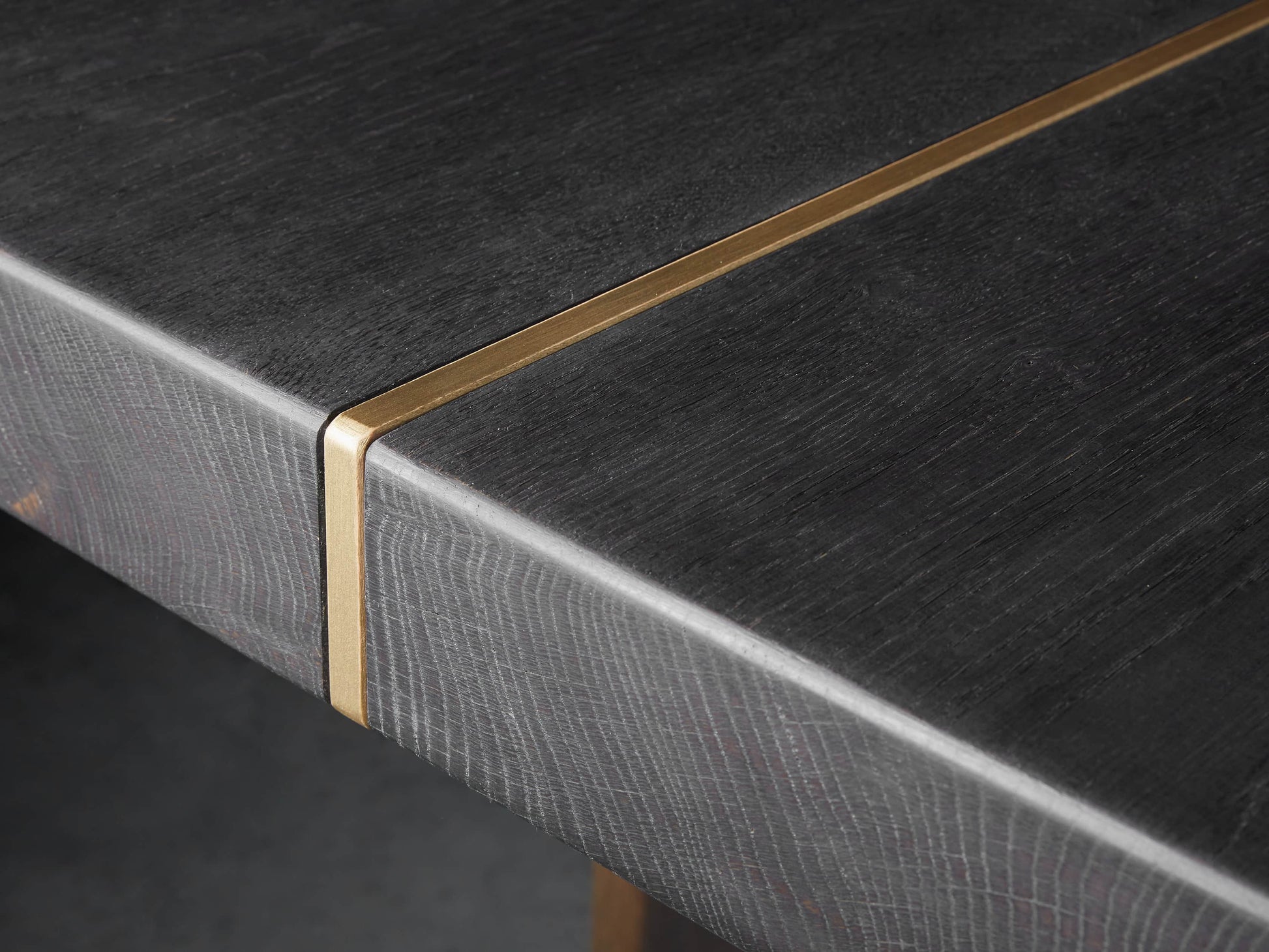 Mihaela Dining Table - King Lamps