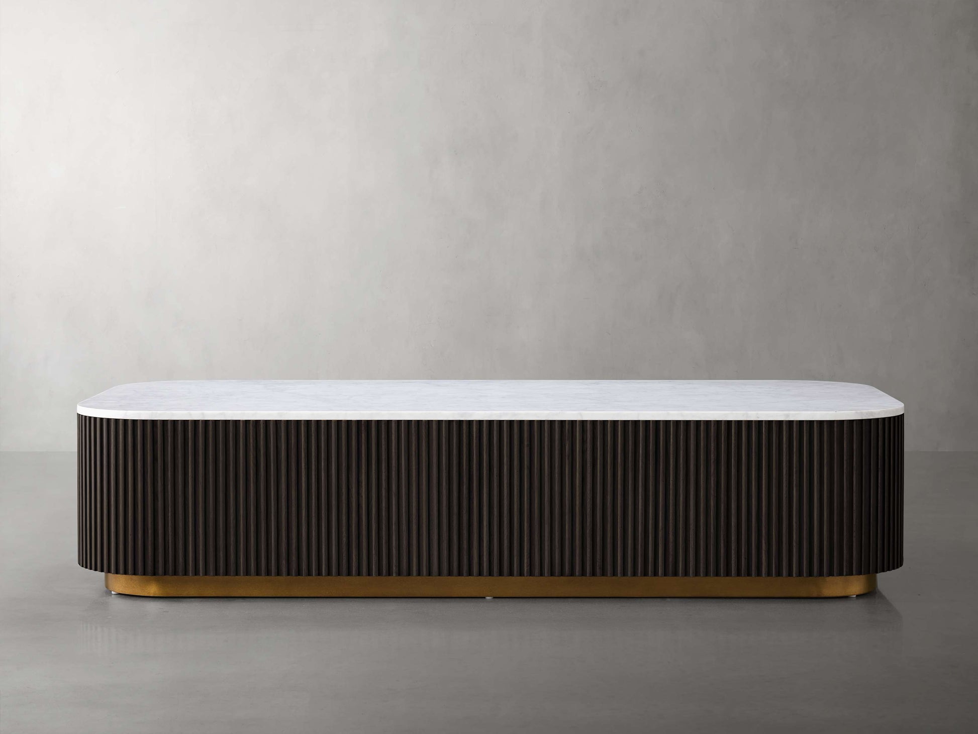 Finnley Coffee Table - King Lamps