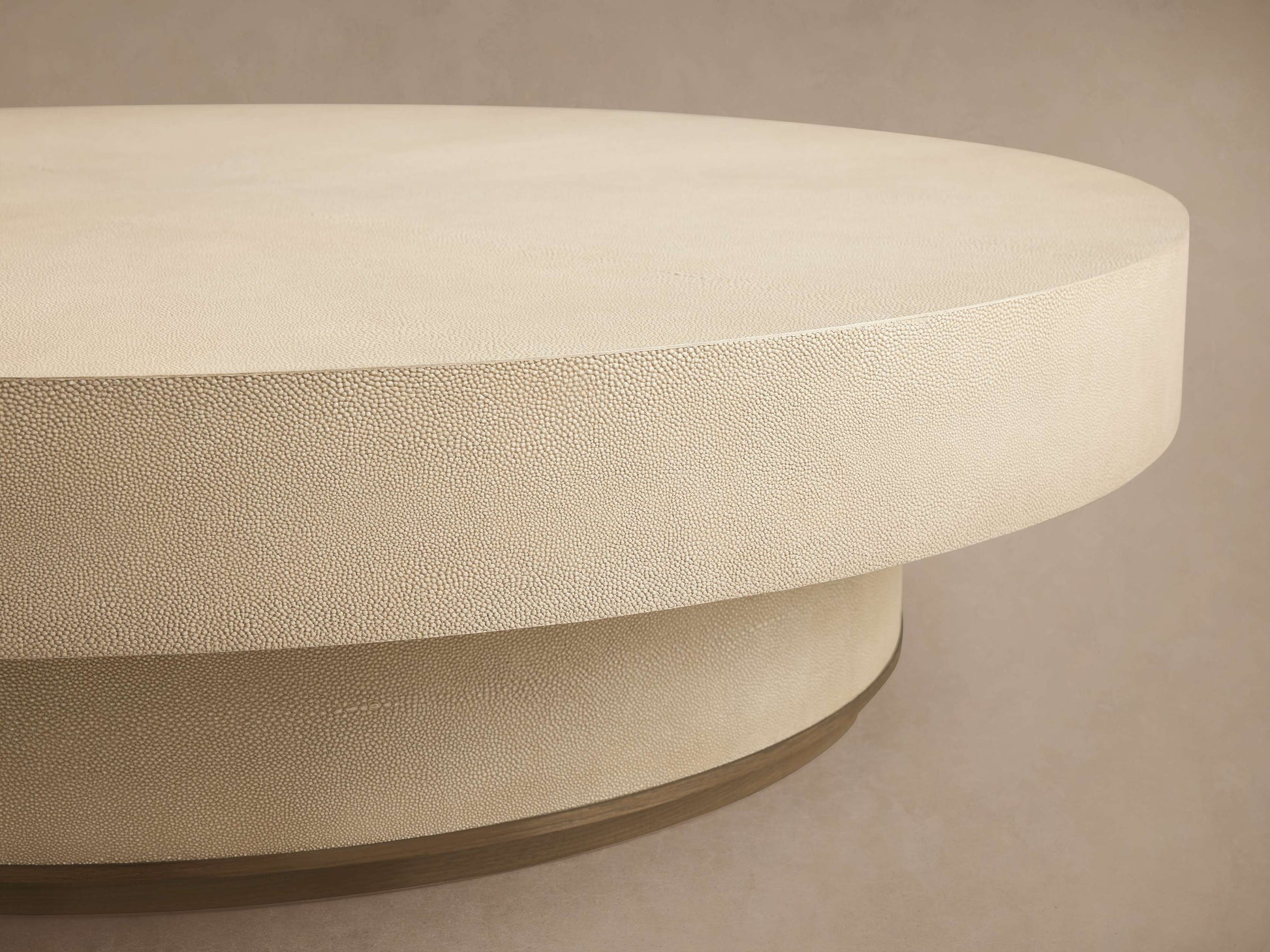 Harrow Round Coffee Table - King Lamps