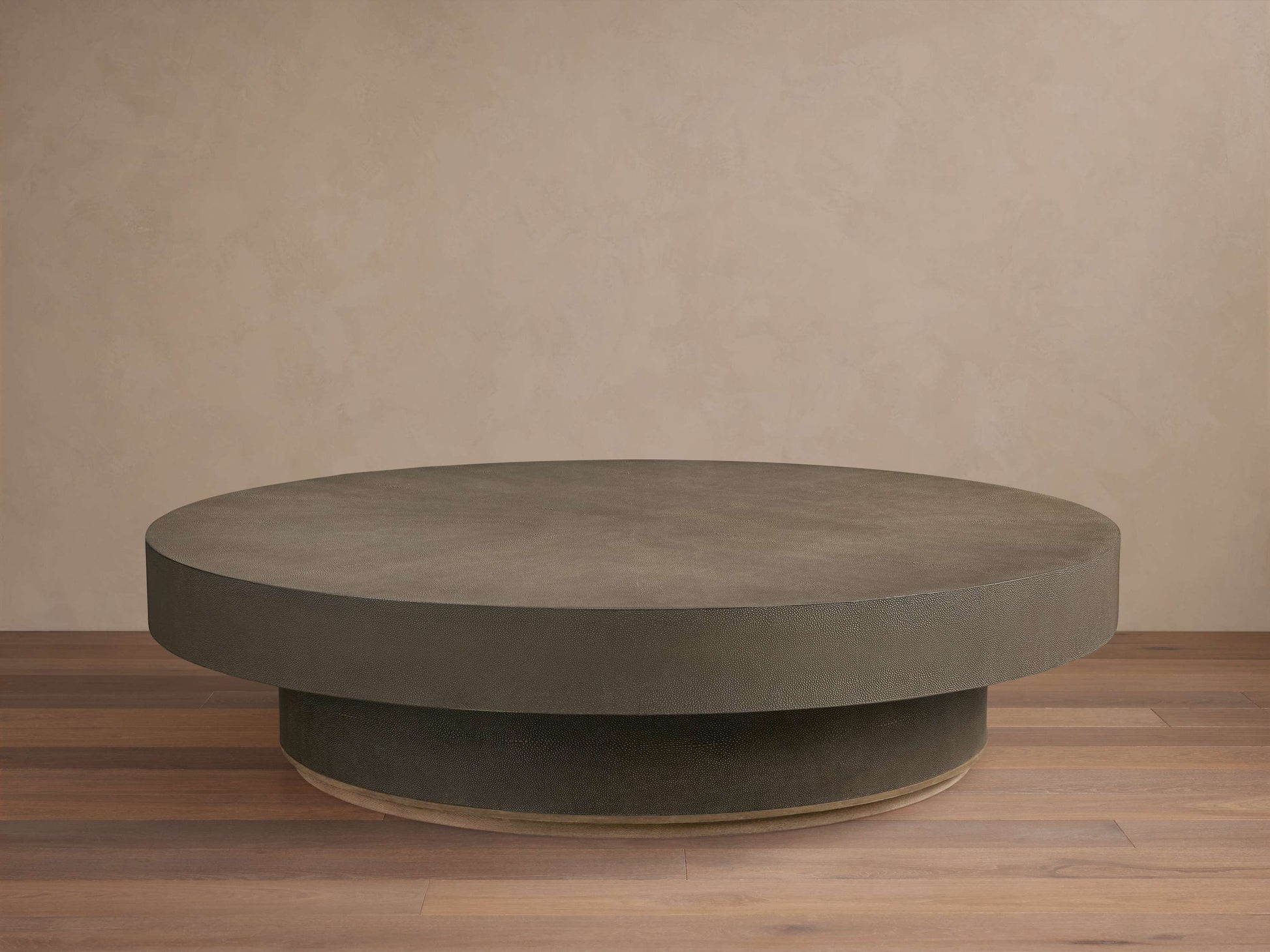 Harrow Round Coffee Table - King Lamps