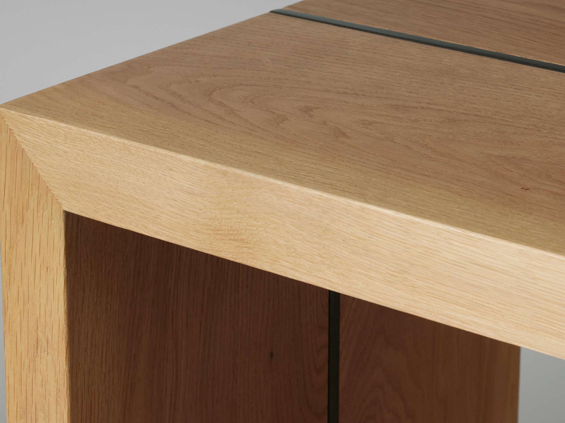 Mihaela Console Table in Vin Alb - King Lamps