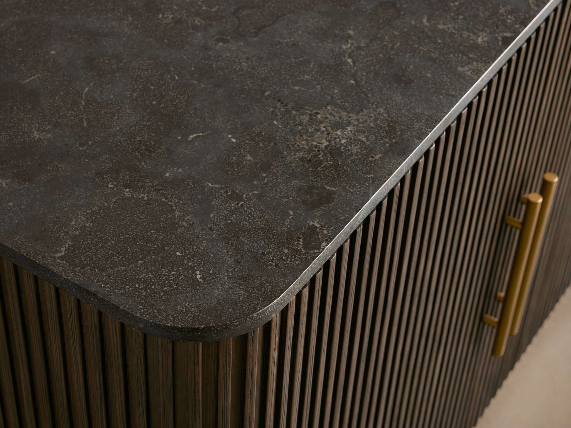 Finnley Plinth Sideboard - King Lamps