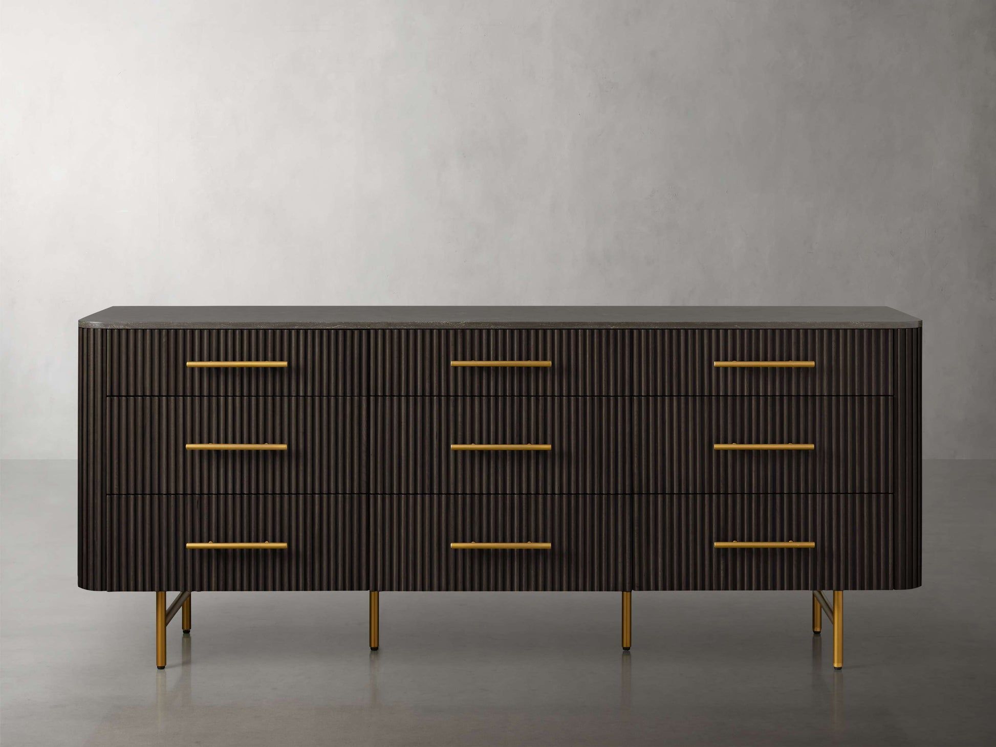 Finnley Nine-Drawer Dresser - King Lamps