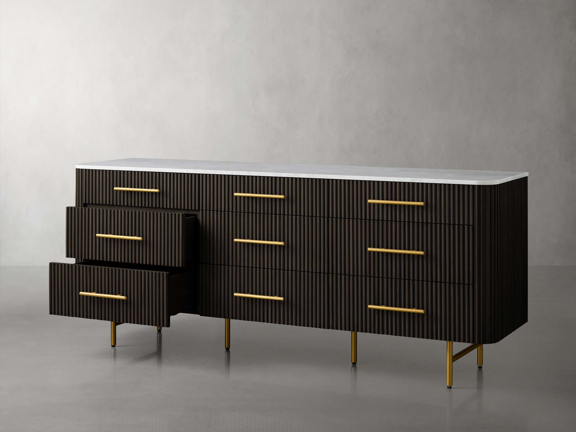 Finnley Nine-Drawer Dresser - King Lamps