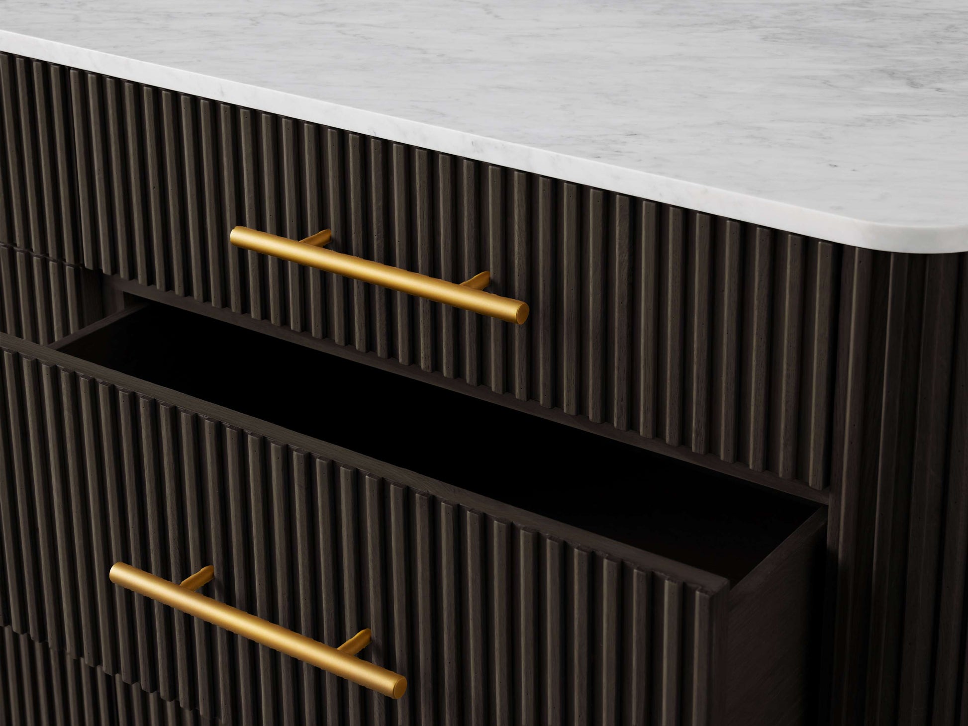 Finnley Nine-Drawer Dresser - King Lamps