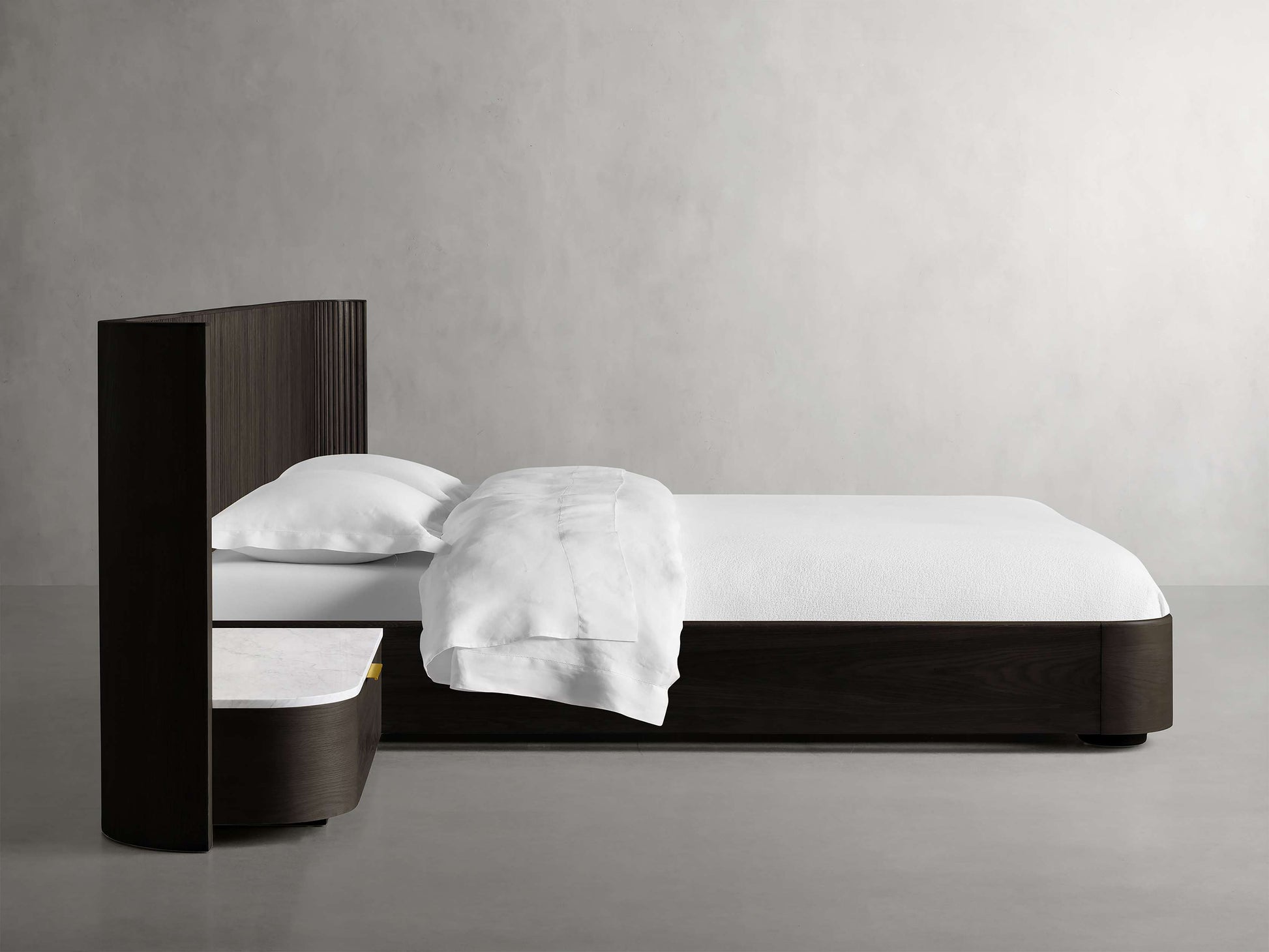 Finnley Extended Headboard Bed - King Lamps