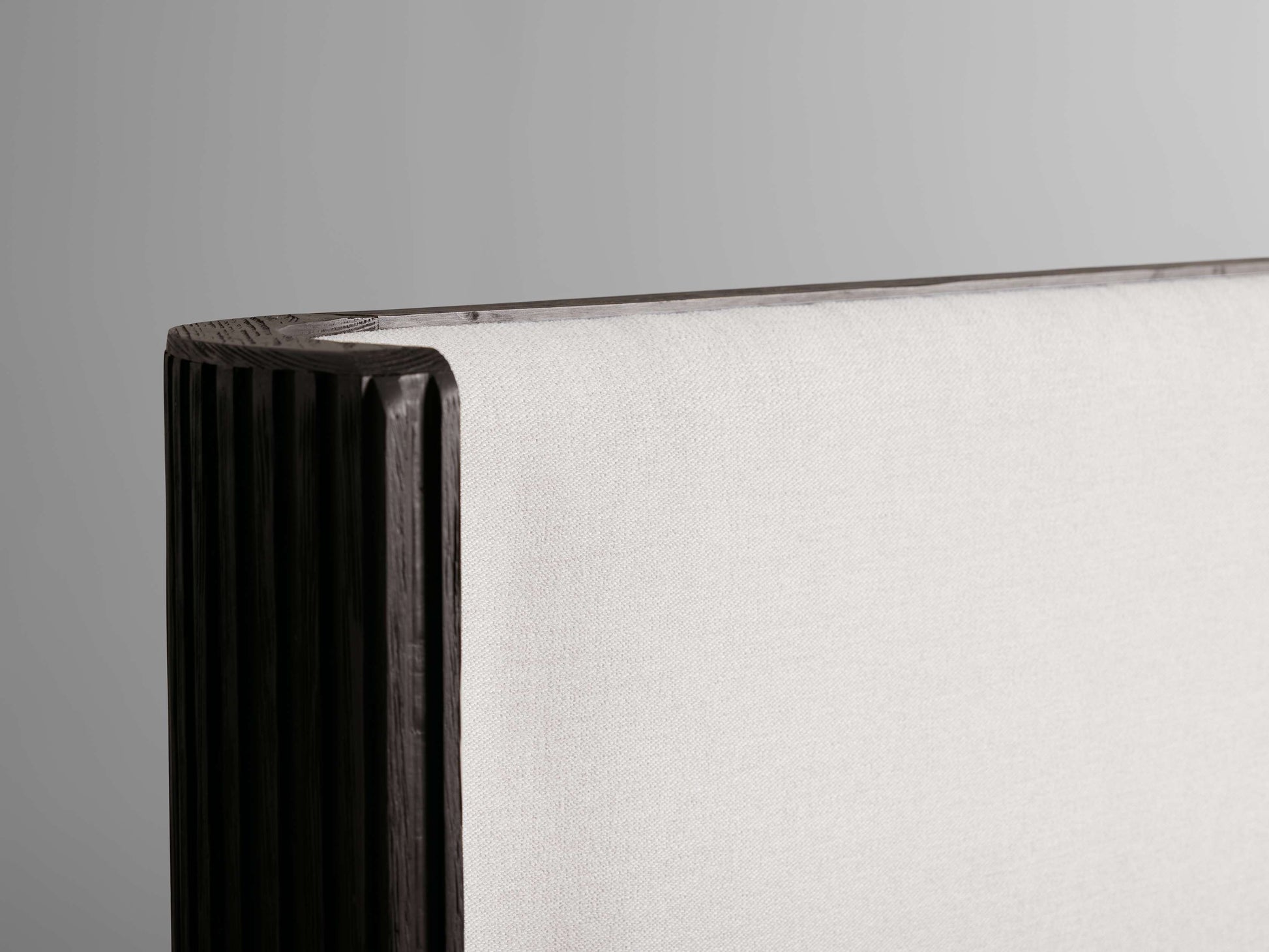 Finnley Bed - King Lamps
