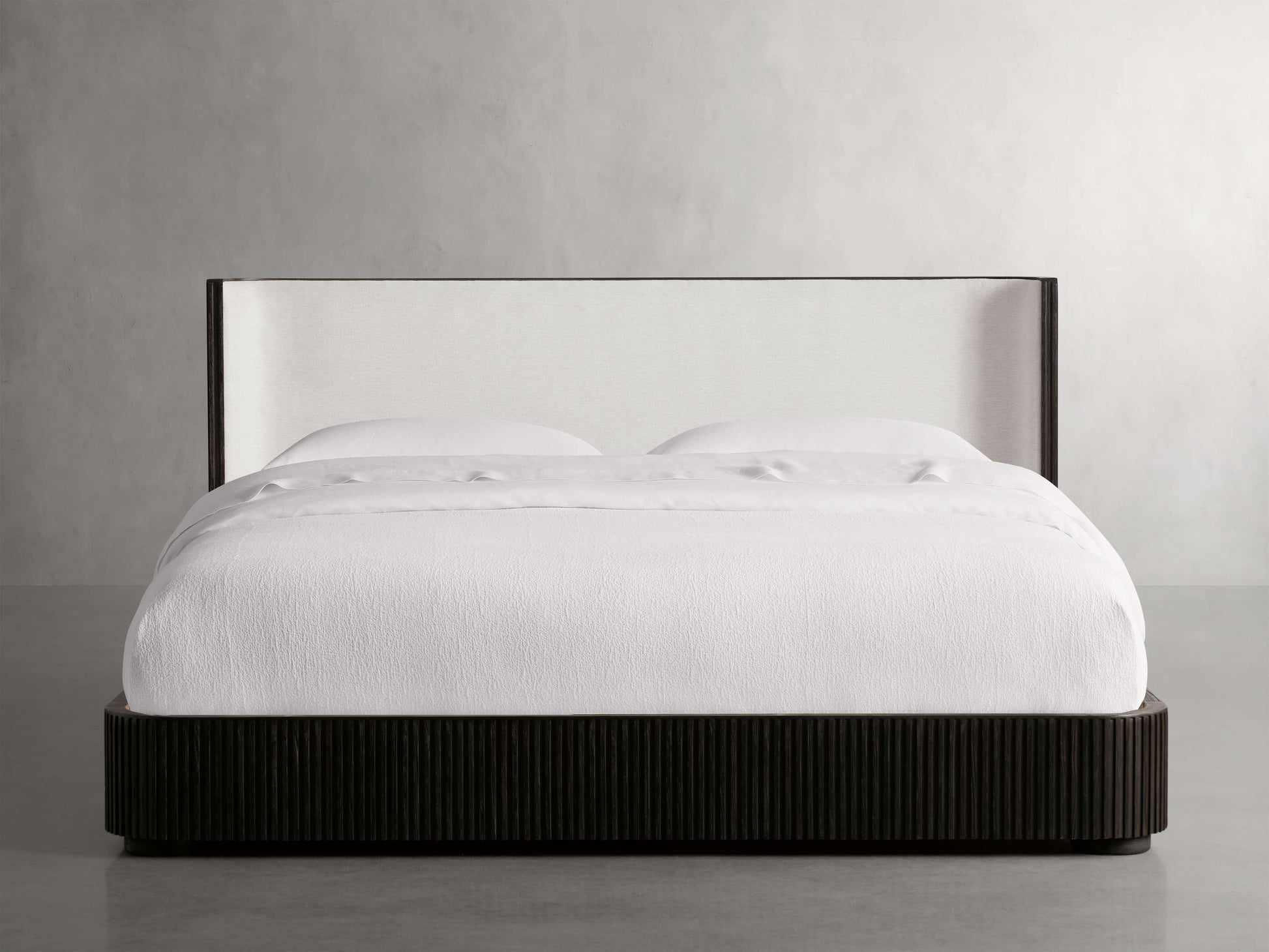 Finnley Bed - King Lamps