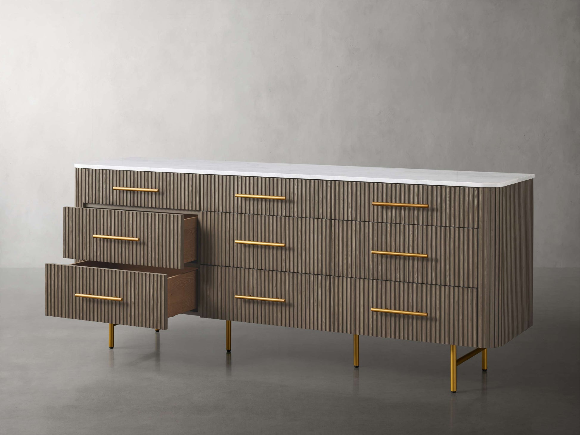 Finnley Nine-Drawer Dresser - King Lamps