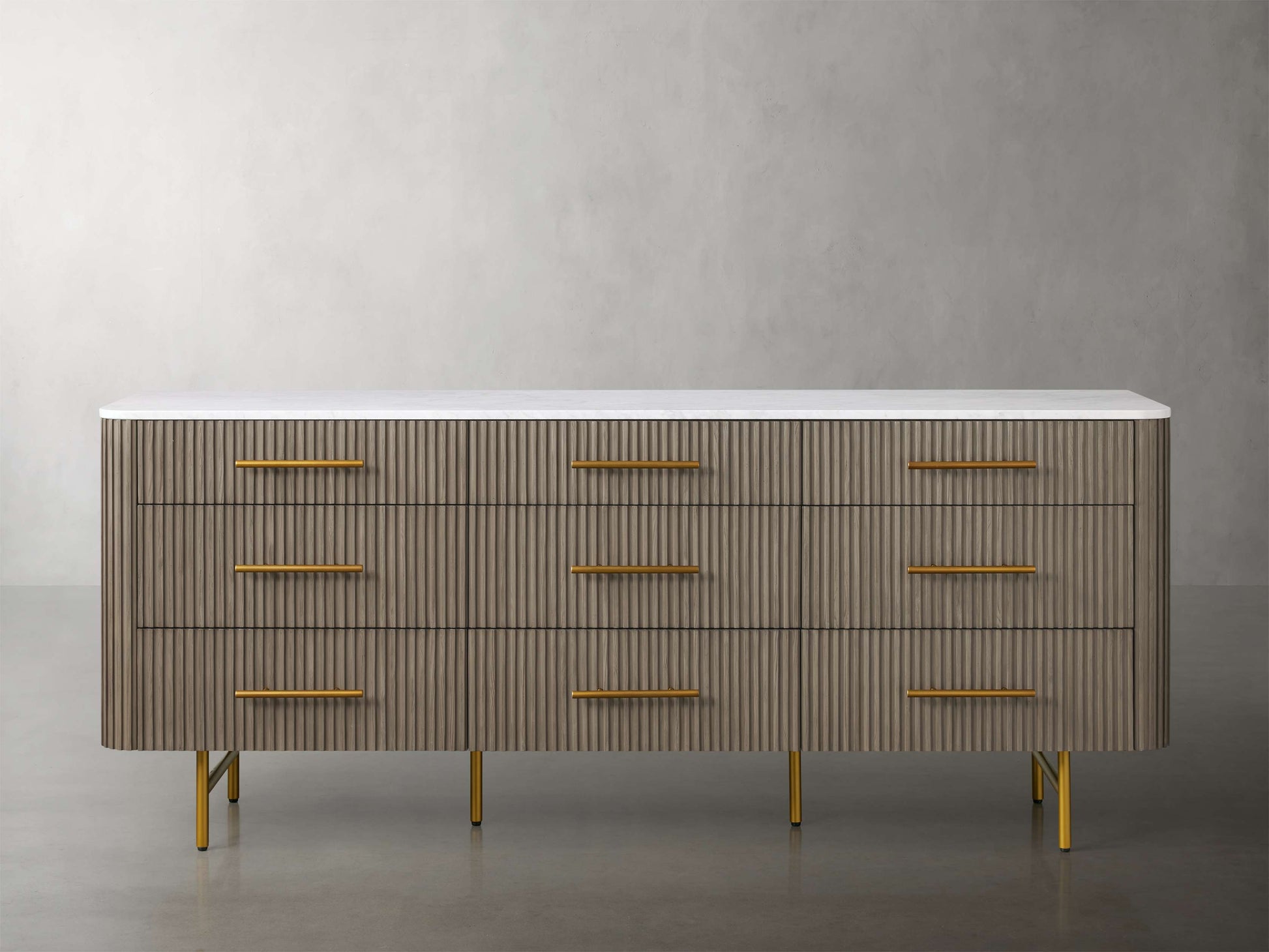 Finnley Nine-Drawer Dresser - King Lamps