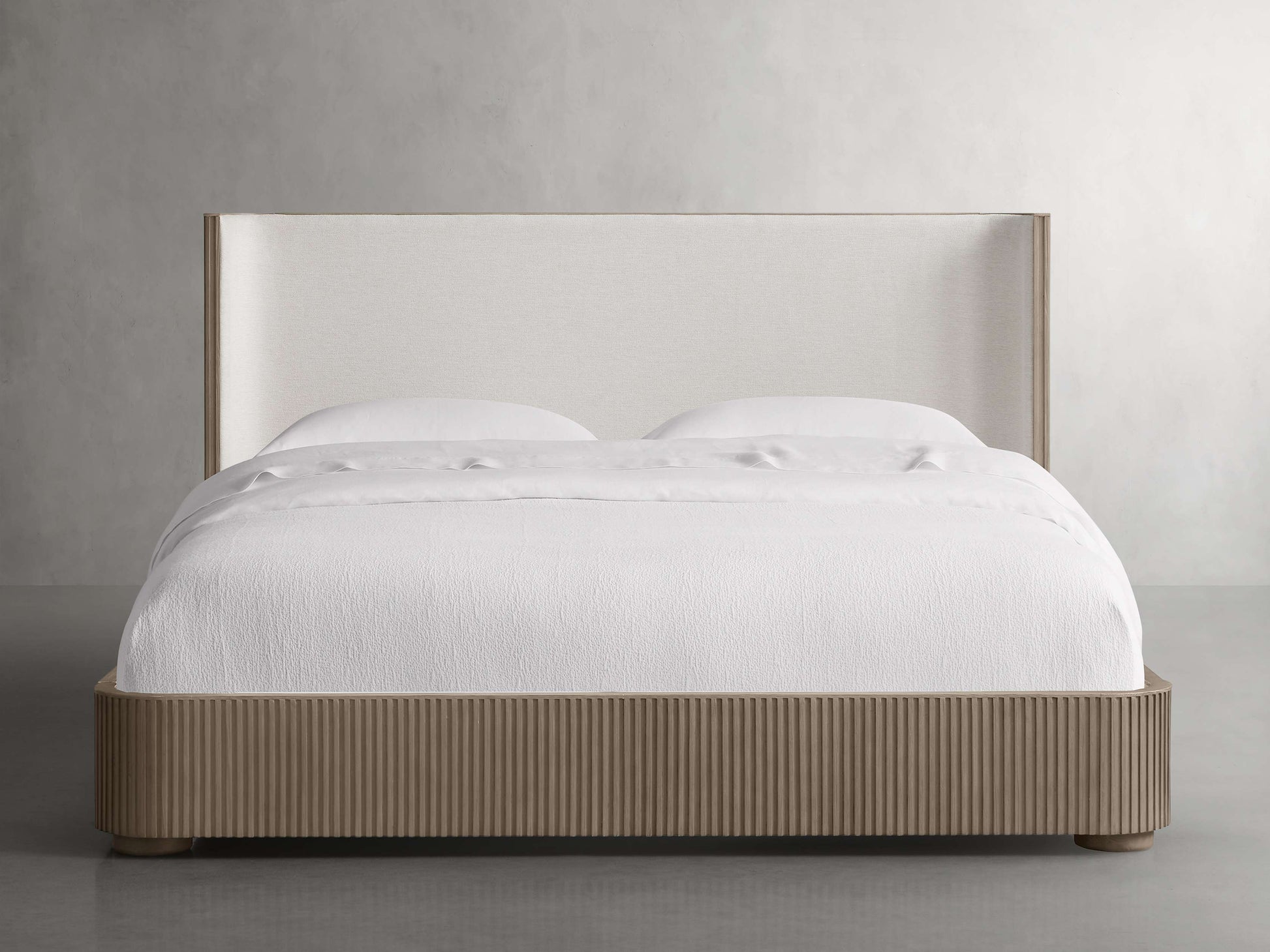 Finnley Bed - King Lamps