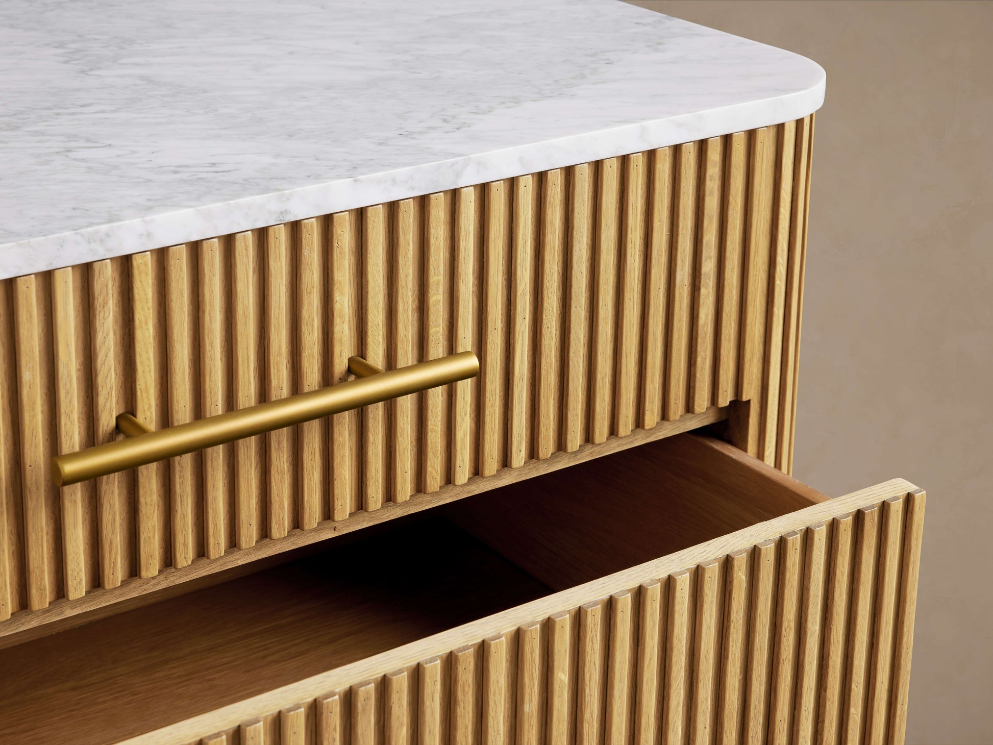Finnley Three-Drawer Chest - King Lamps