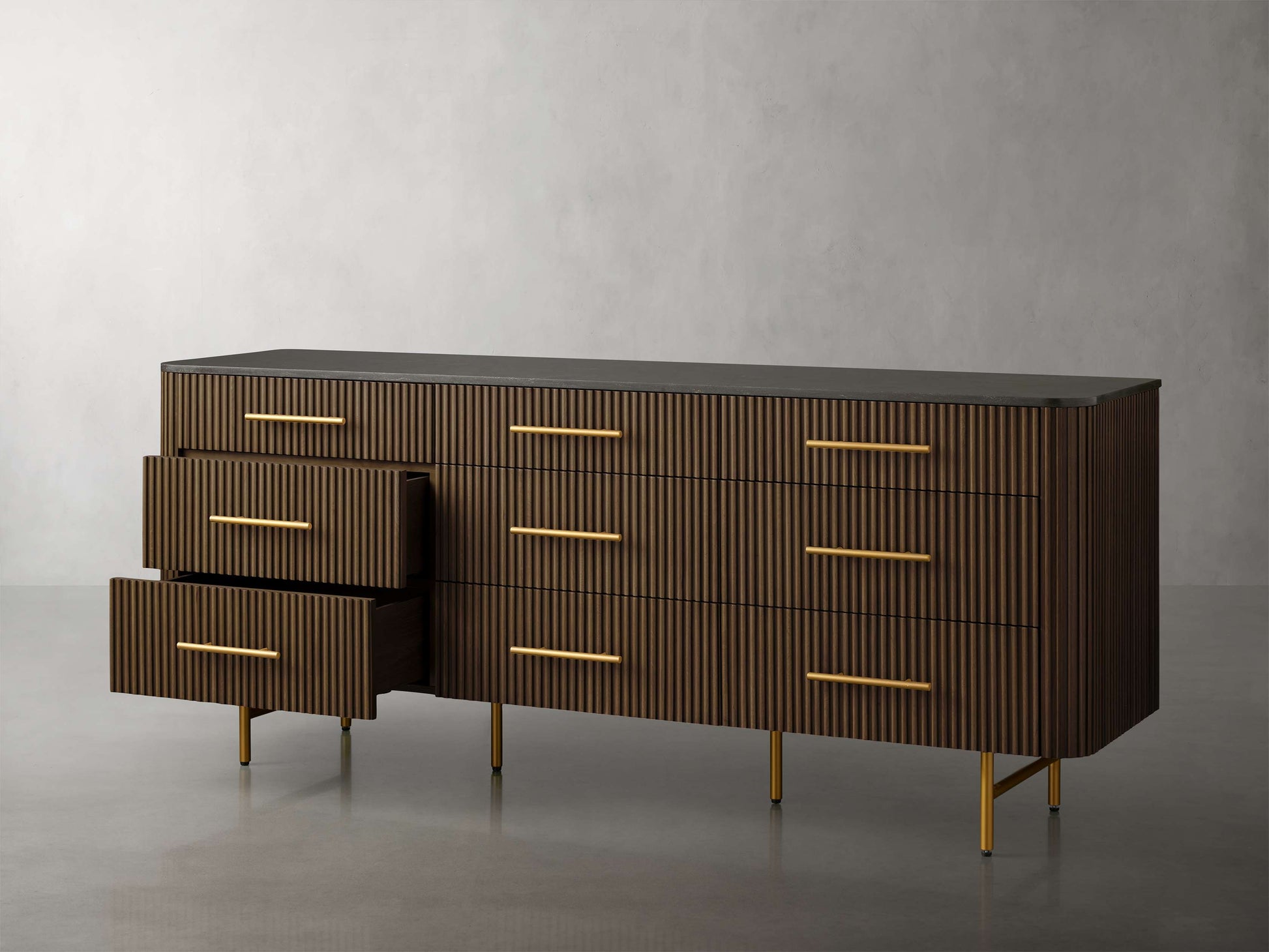 Finnley Nine-Drawer Dresser - King Lamps