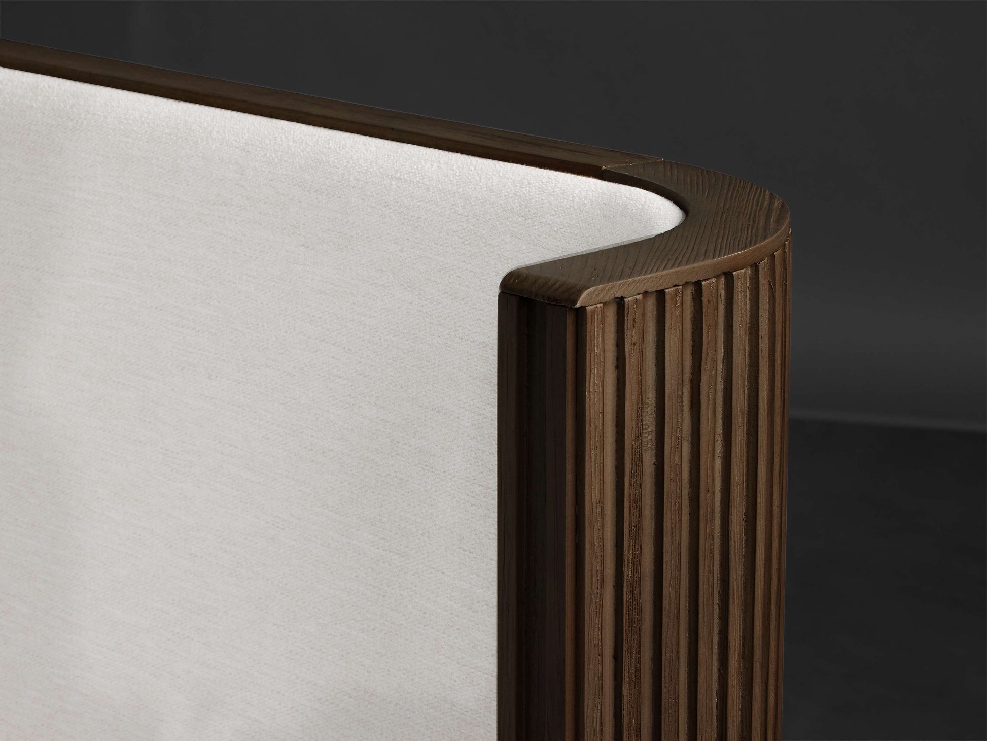 Finnley Bed - King Lamps