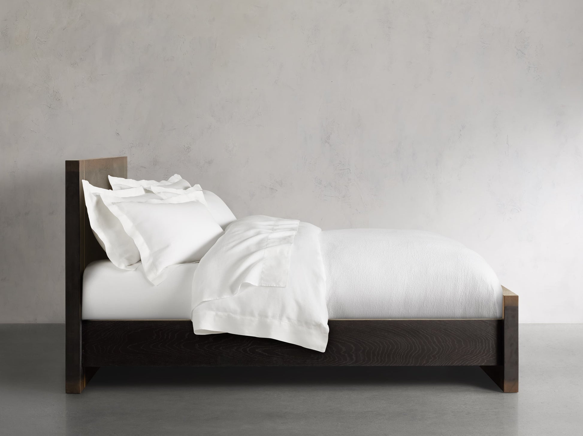 Mihaela Bed - King Lamps