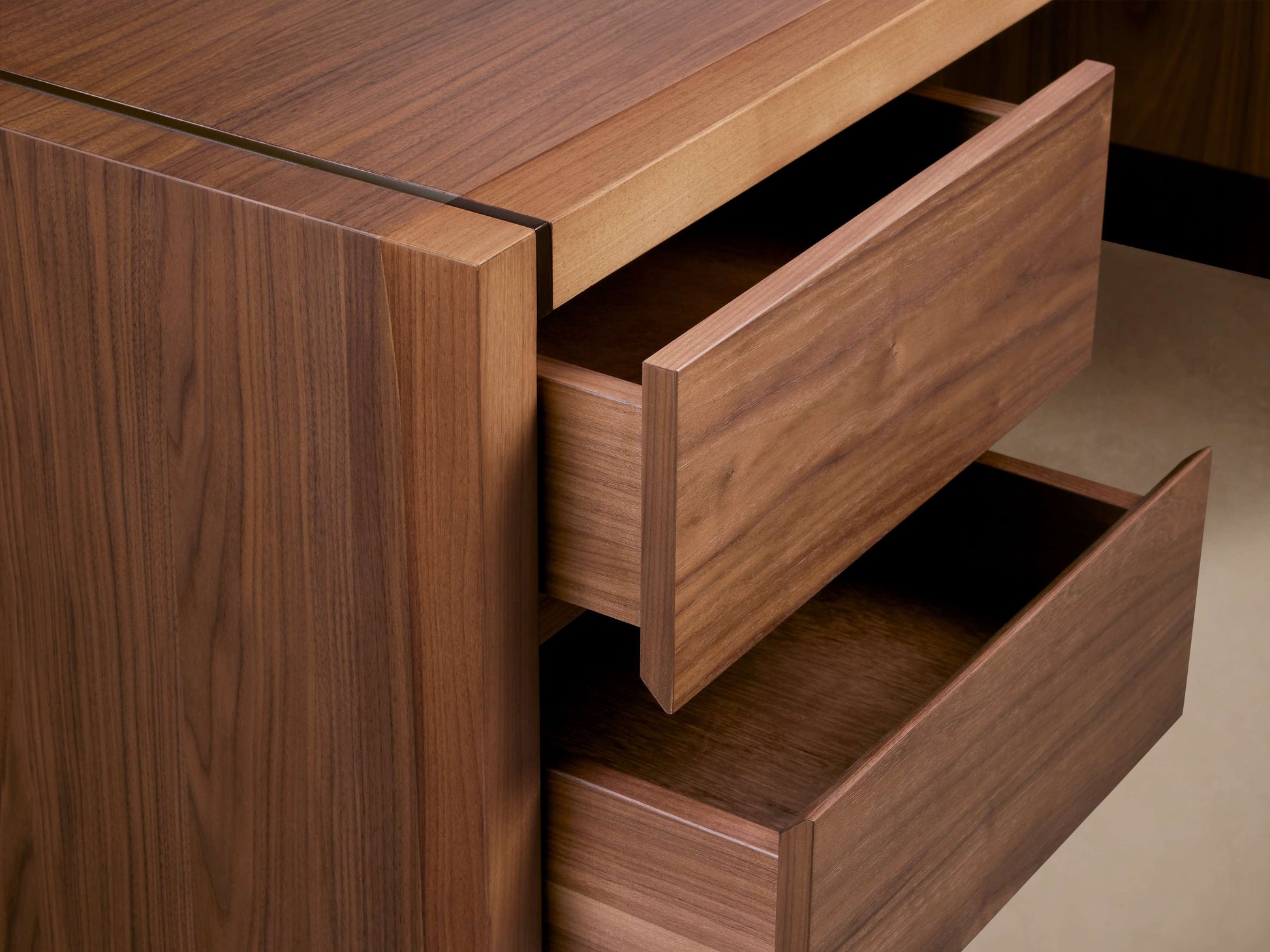 Mihaela Executive Desk - King Lamps
