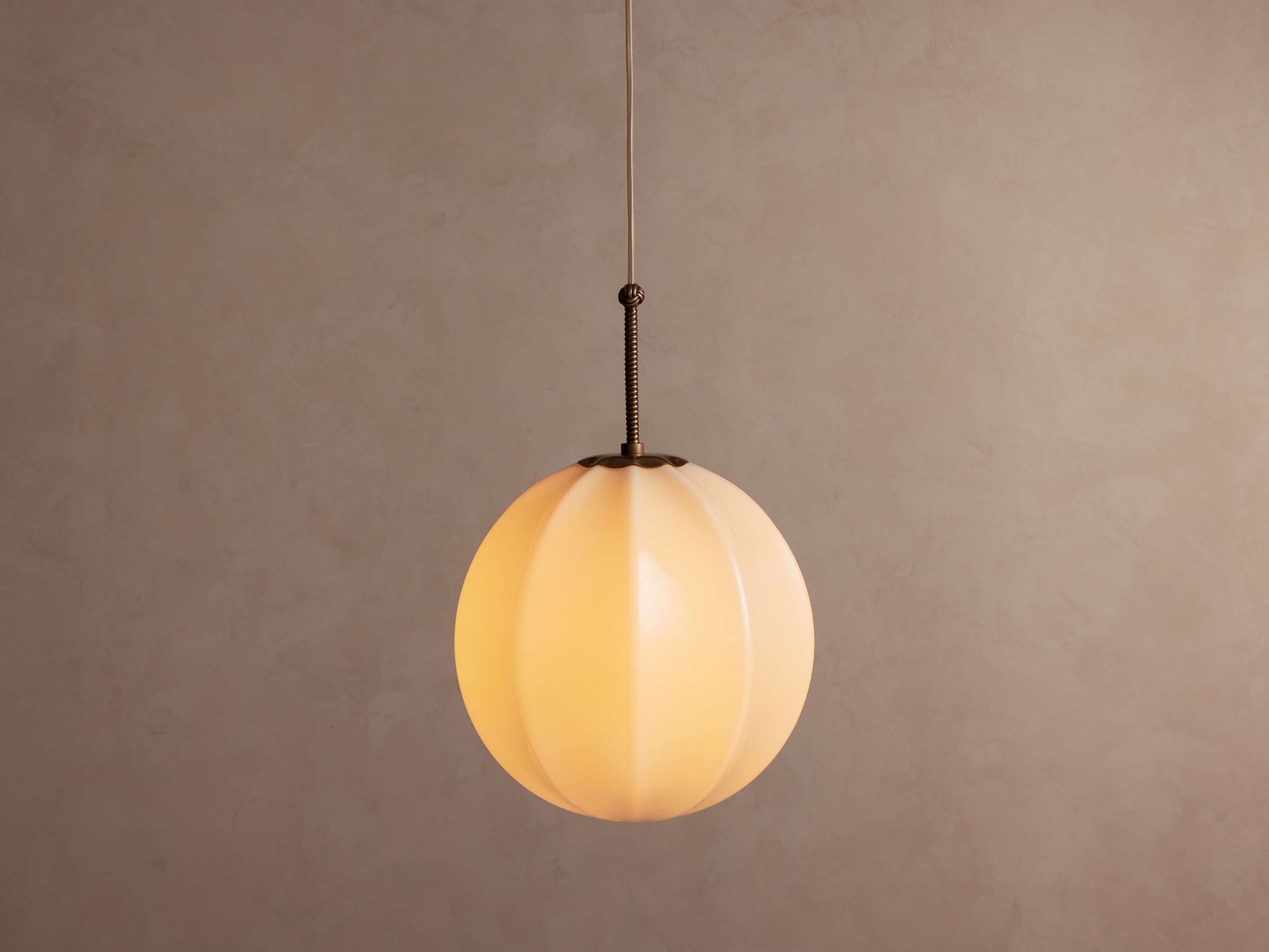 Agnes Pendant 12" 16" 20"D