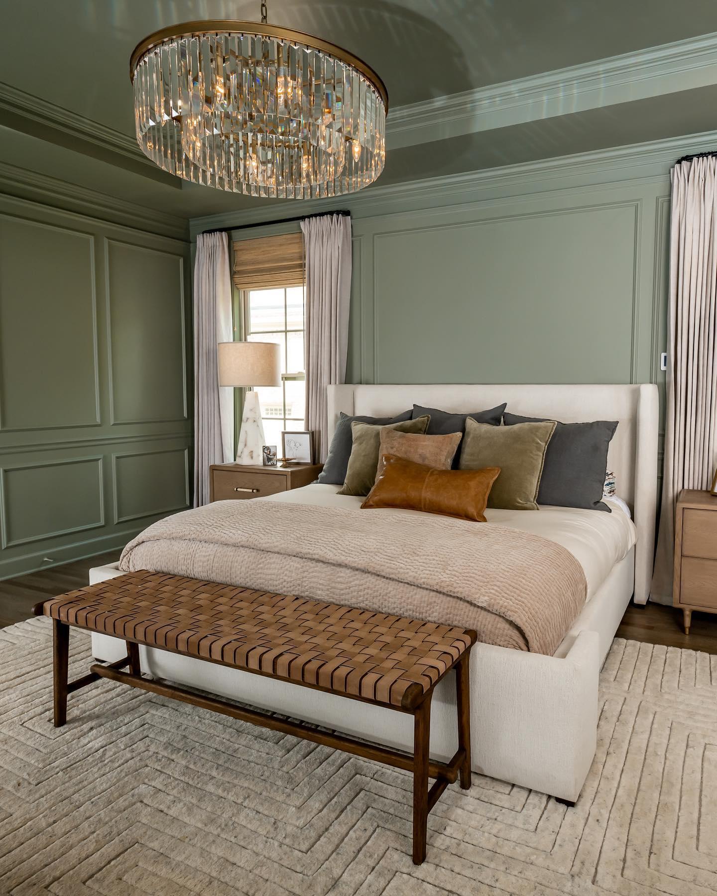 Leyland Crystal Round Chandelier - King Lamps