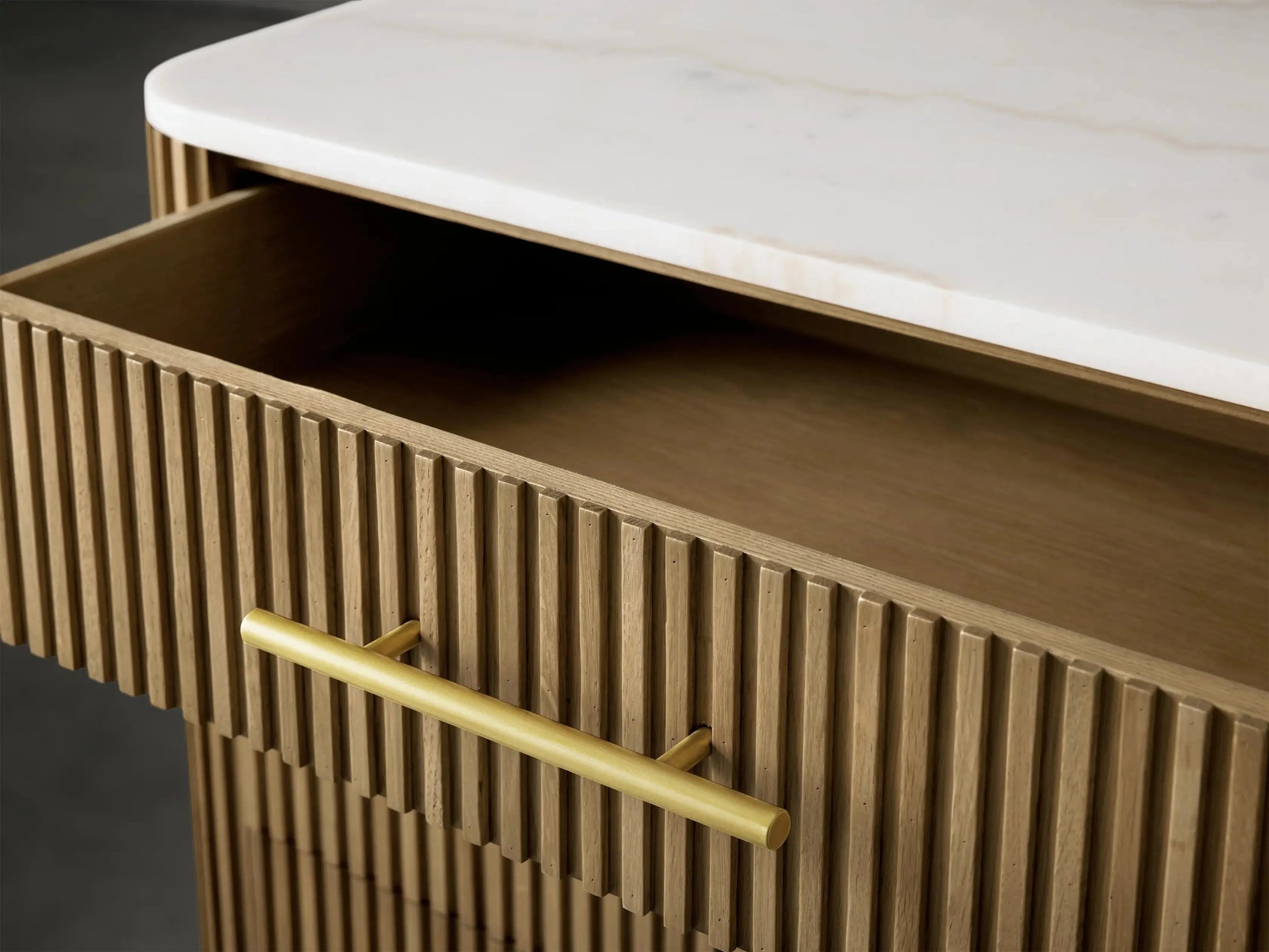 Finnley Eight Drawer Dresser-Kinglamps