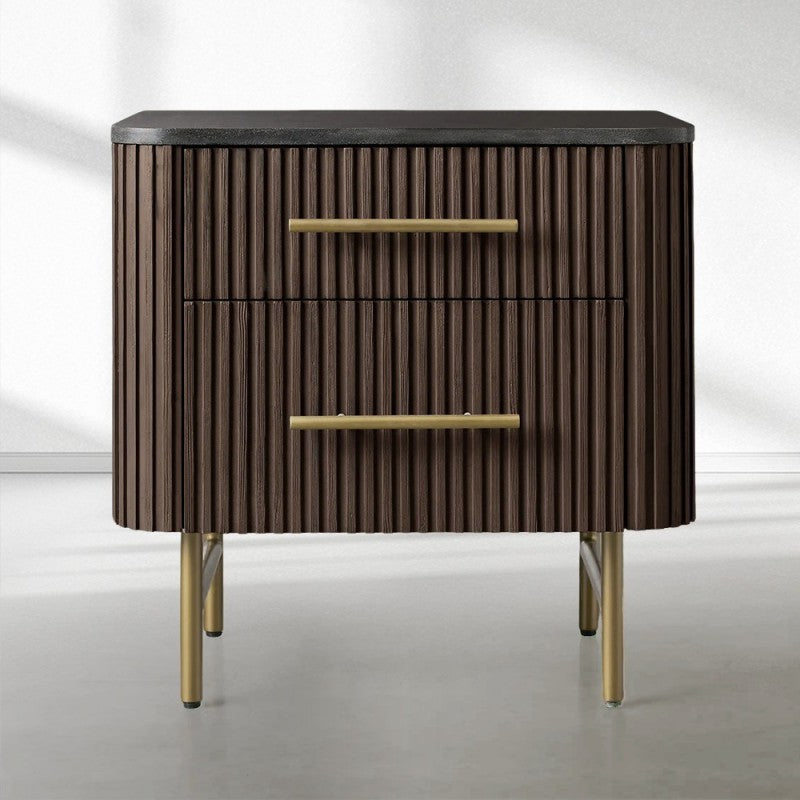 Finnley Closed Nightstand - King Lamps