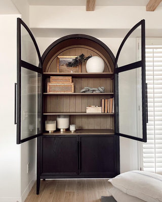 Hendi Glass Cabinet-Kinglamps